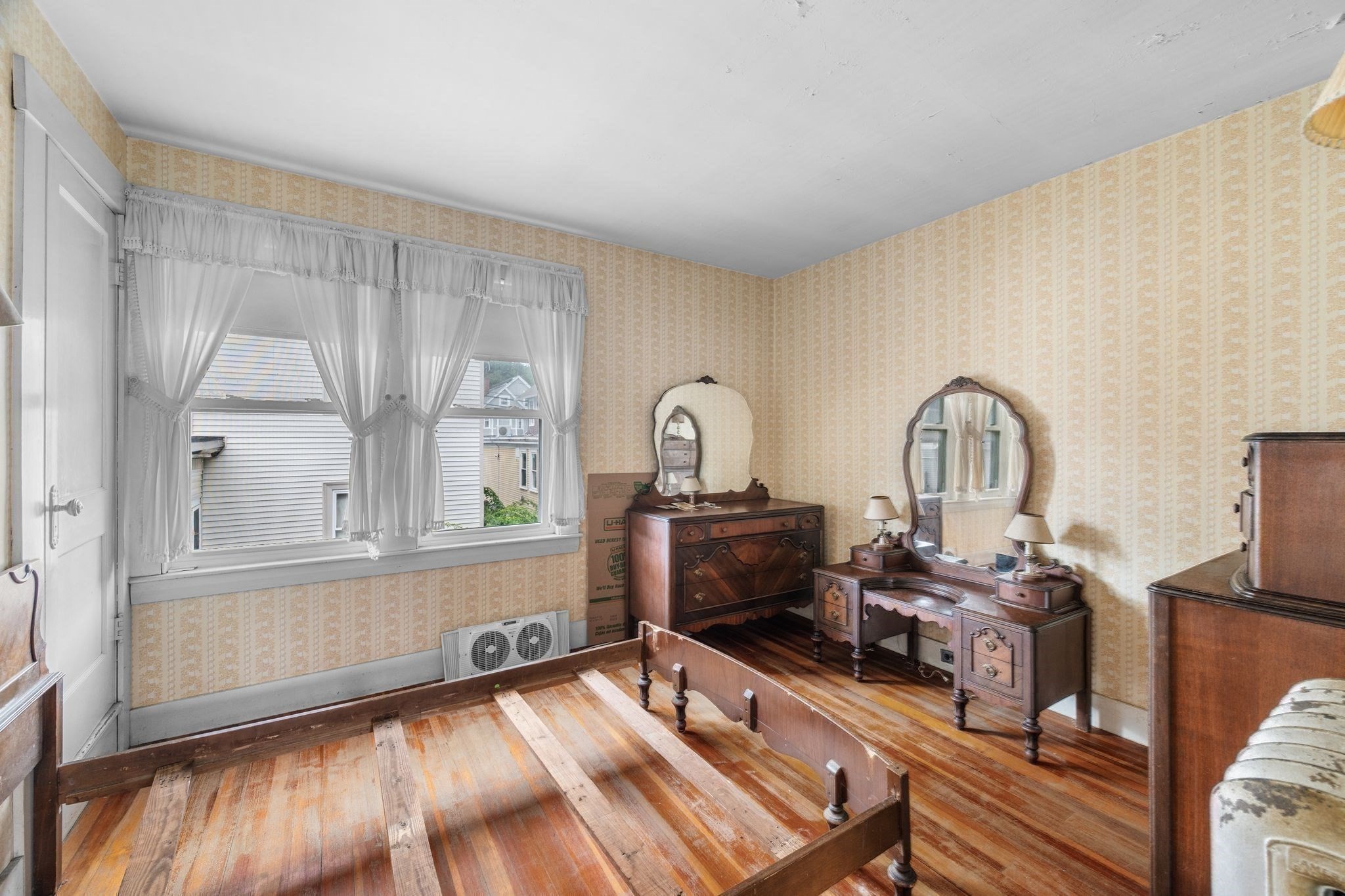 147-149 Oakland Ave