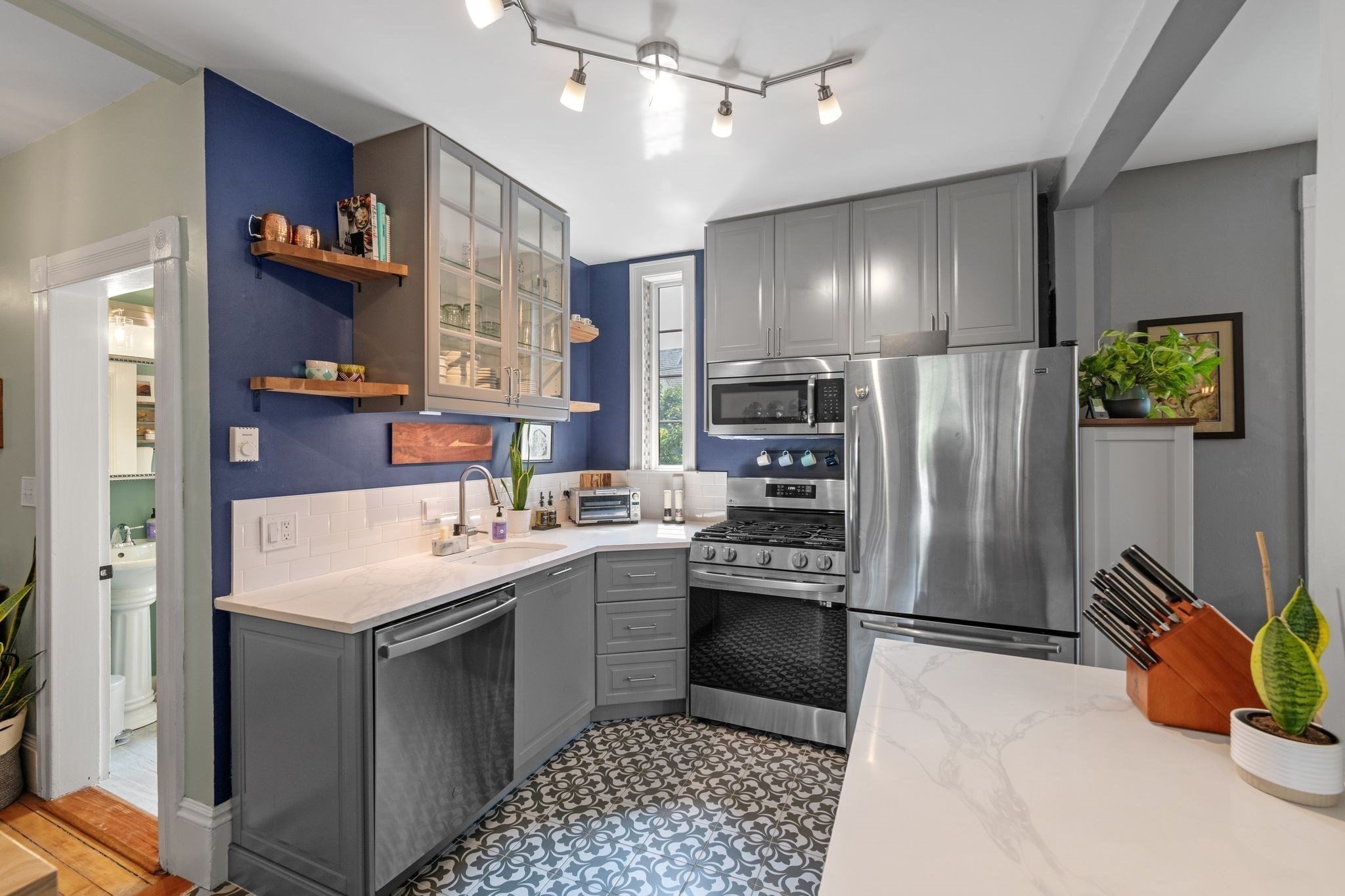 12 Linden St # 4