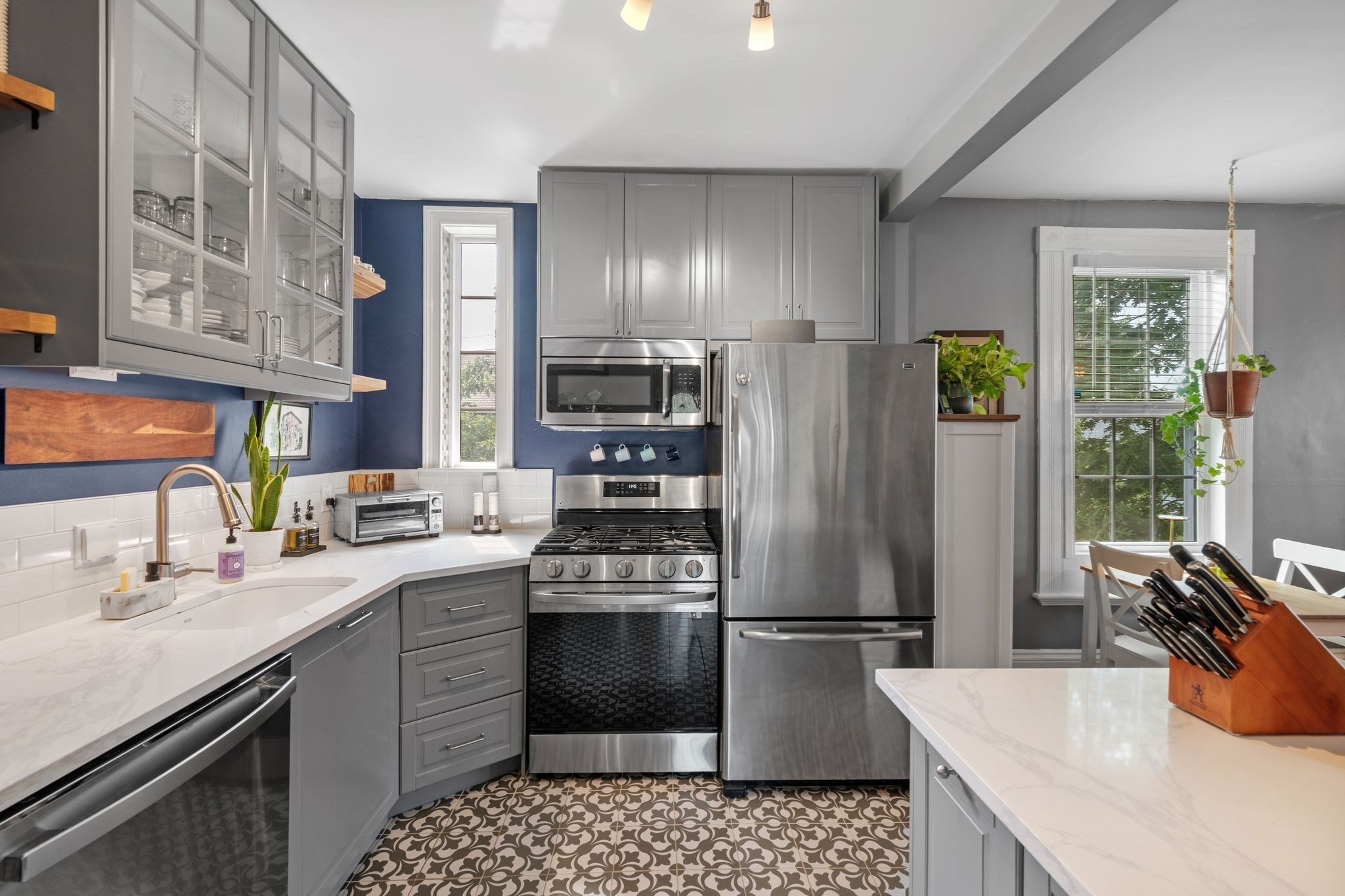 12 Linden St # 4