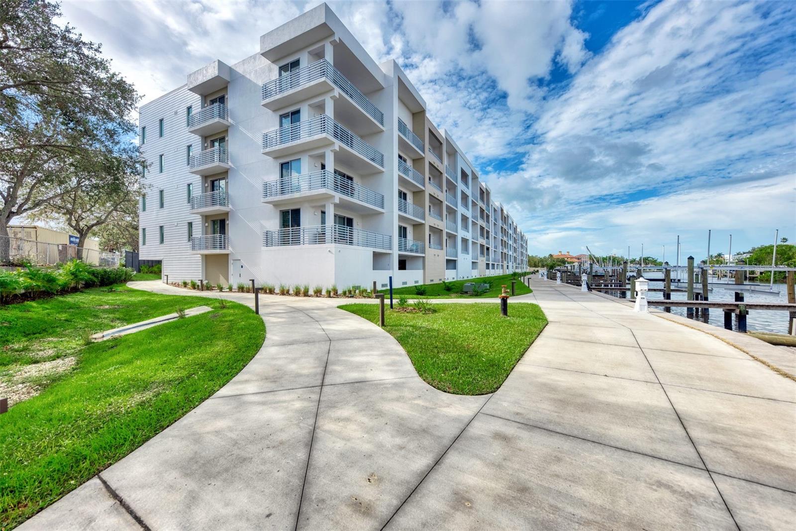 1703 N TAMIAMI TRL #B307