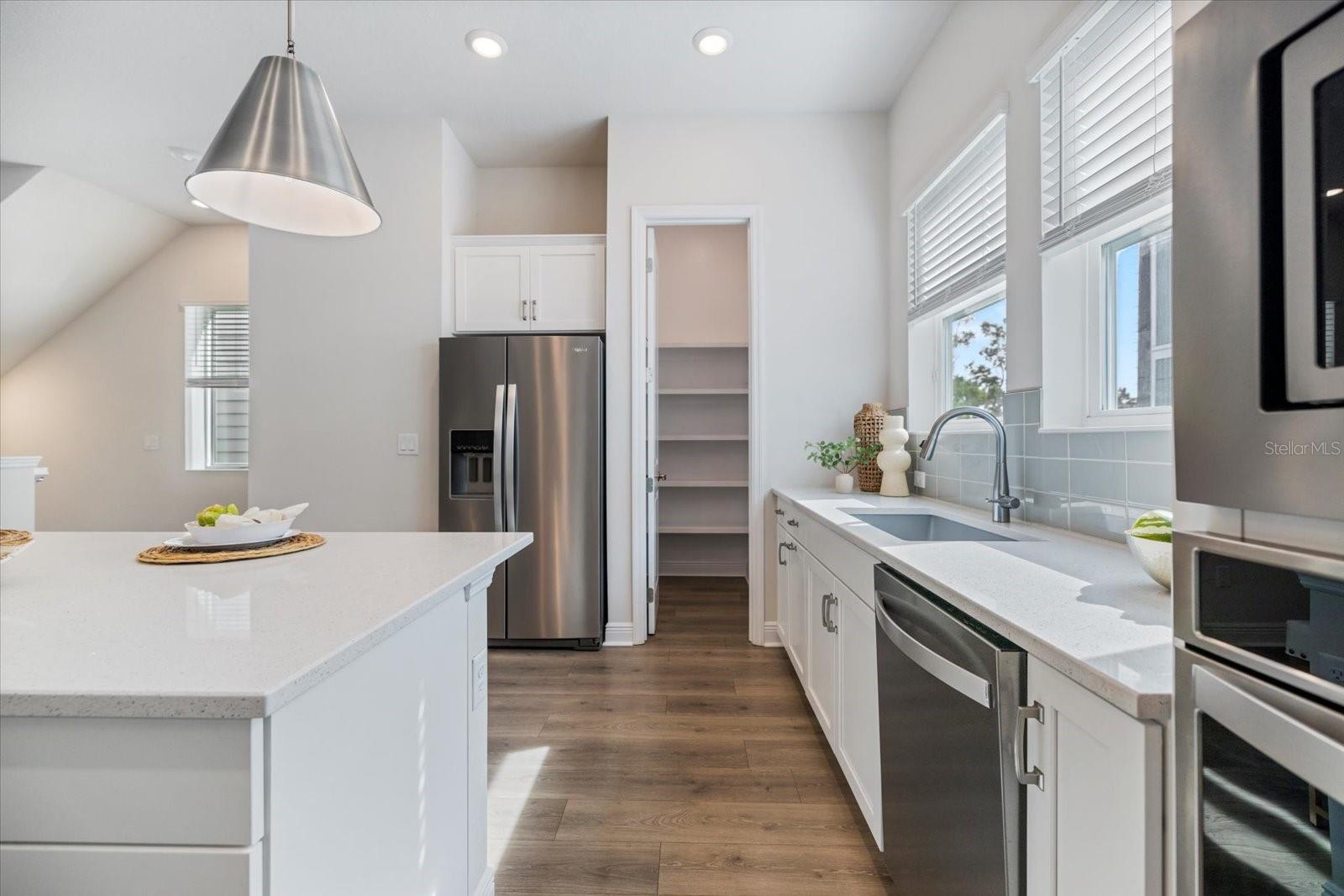 2462 MANGUM CT #2462