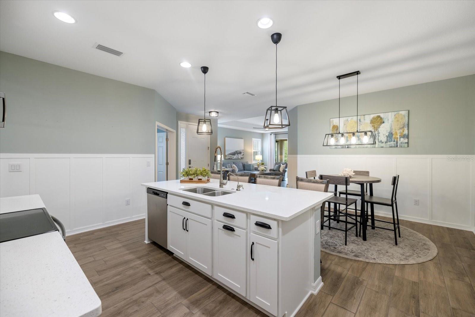 6077 AMBERLY DR