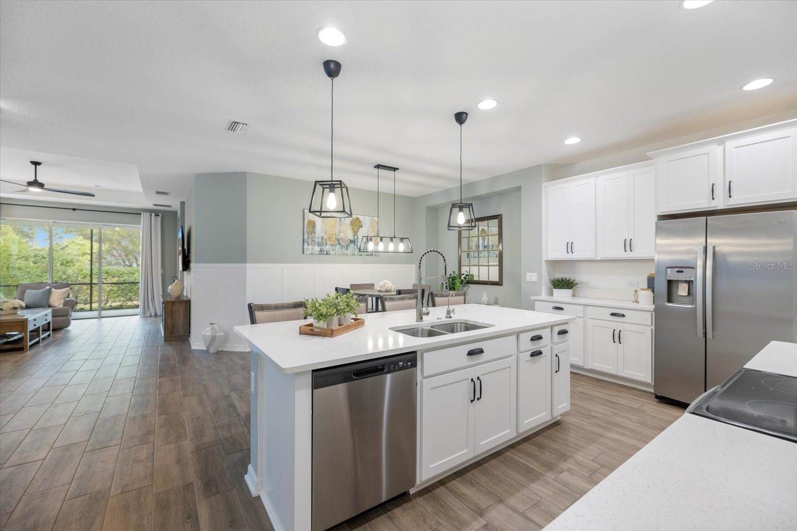 6077 AMBERLY DR