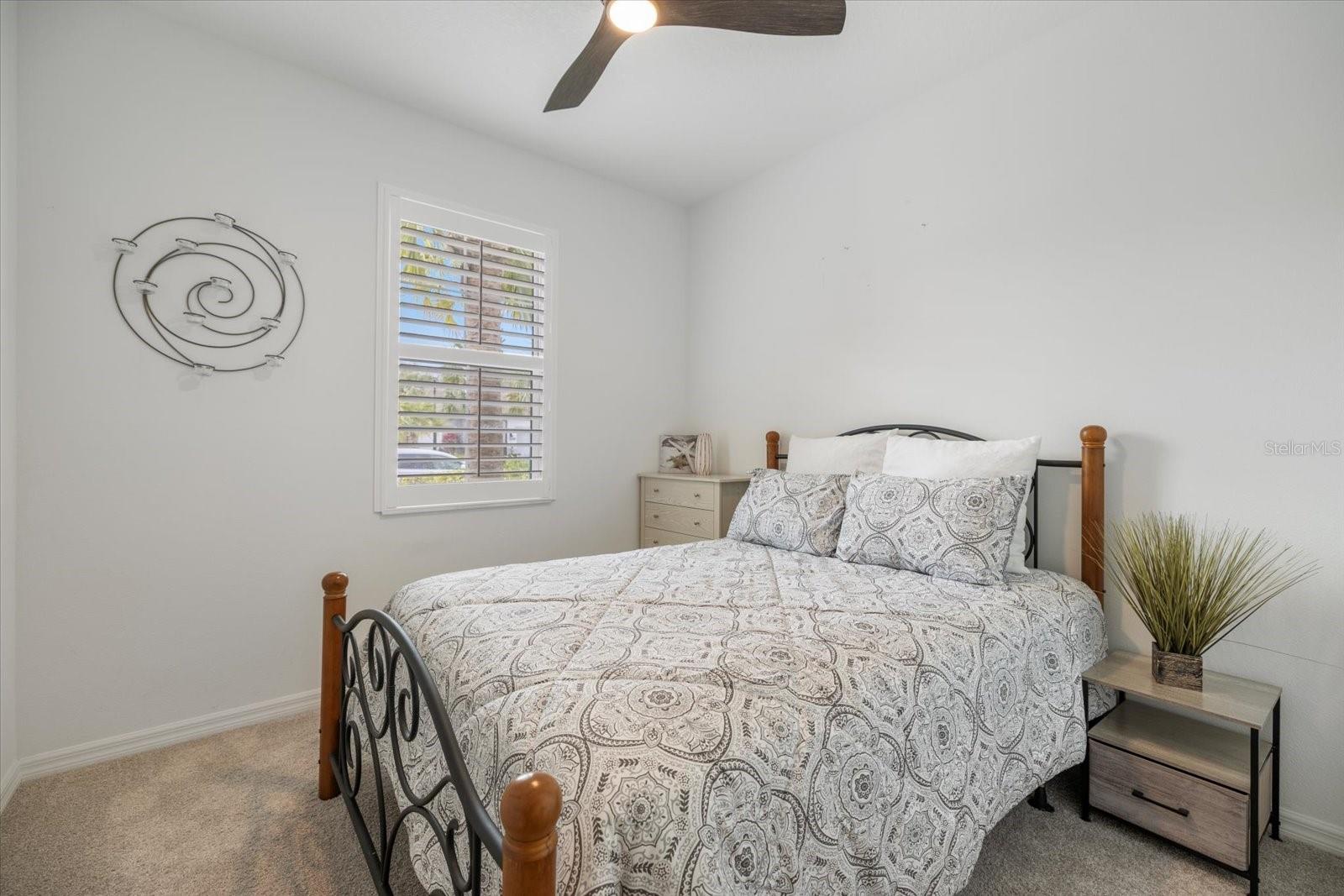 6077 AMBERLY DR