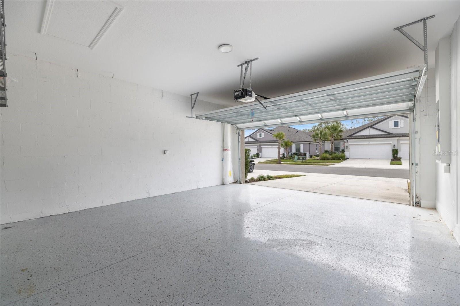 6077 AMBERLY DR