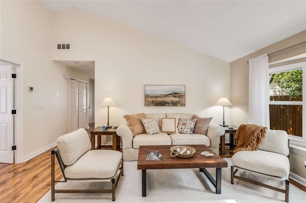 1117 CAPITAL CLUB Circle NE