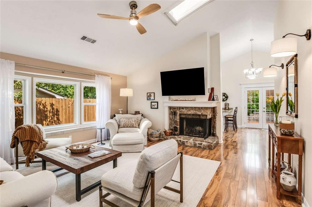 1117 CAPITAL CLUB Circle NE