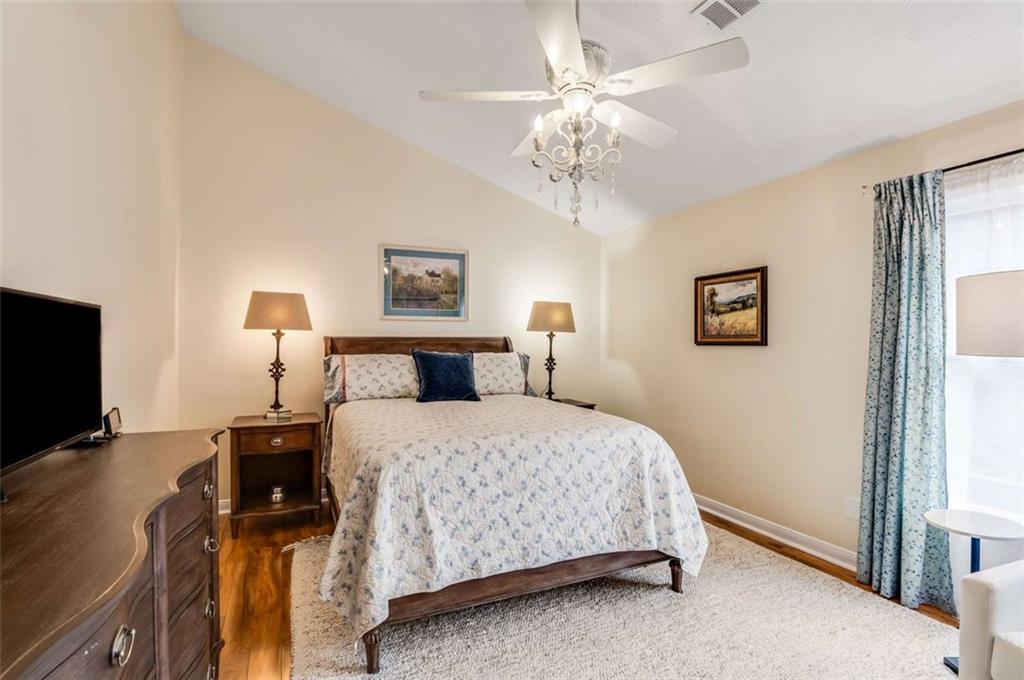 1117 CAPITAL CLUB Circle NE