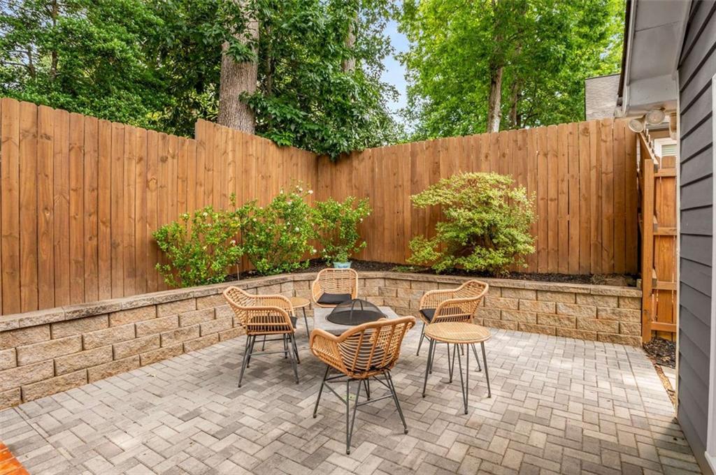 1117 CAPITAL CLUB Circle NE