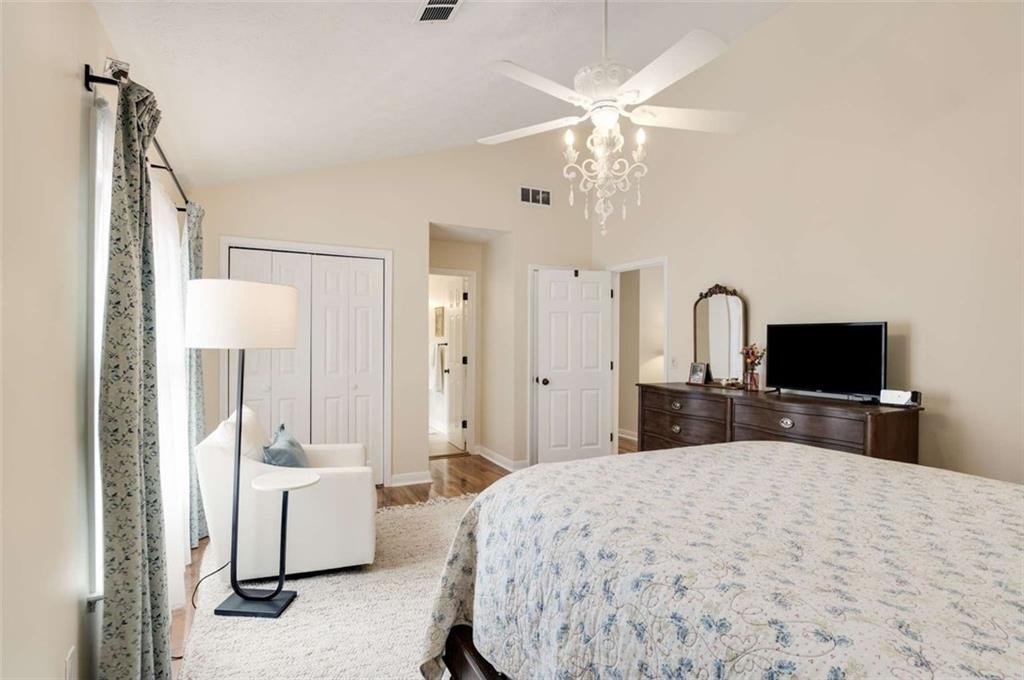 1117 CAPITAL CLUB Circle NE