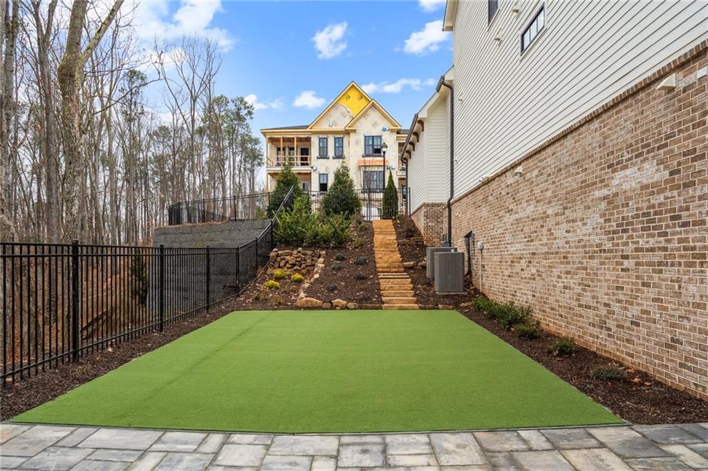 5115 Bandolino Lane