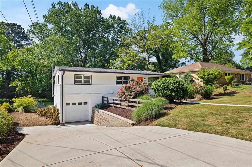 1269 Lynwyn Lane SE