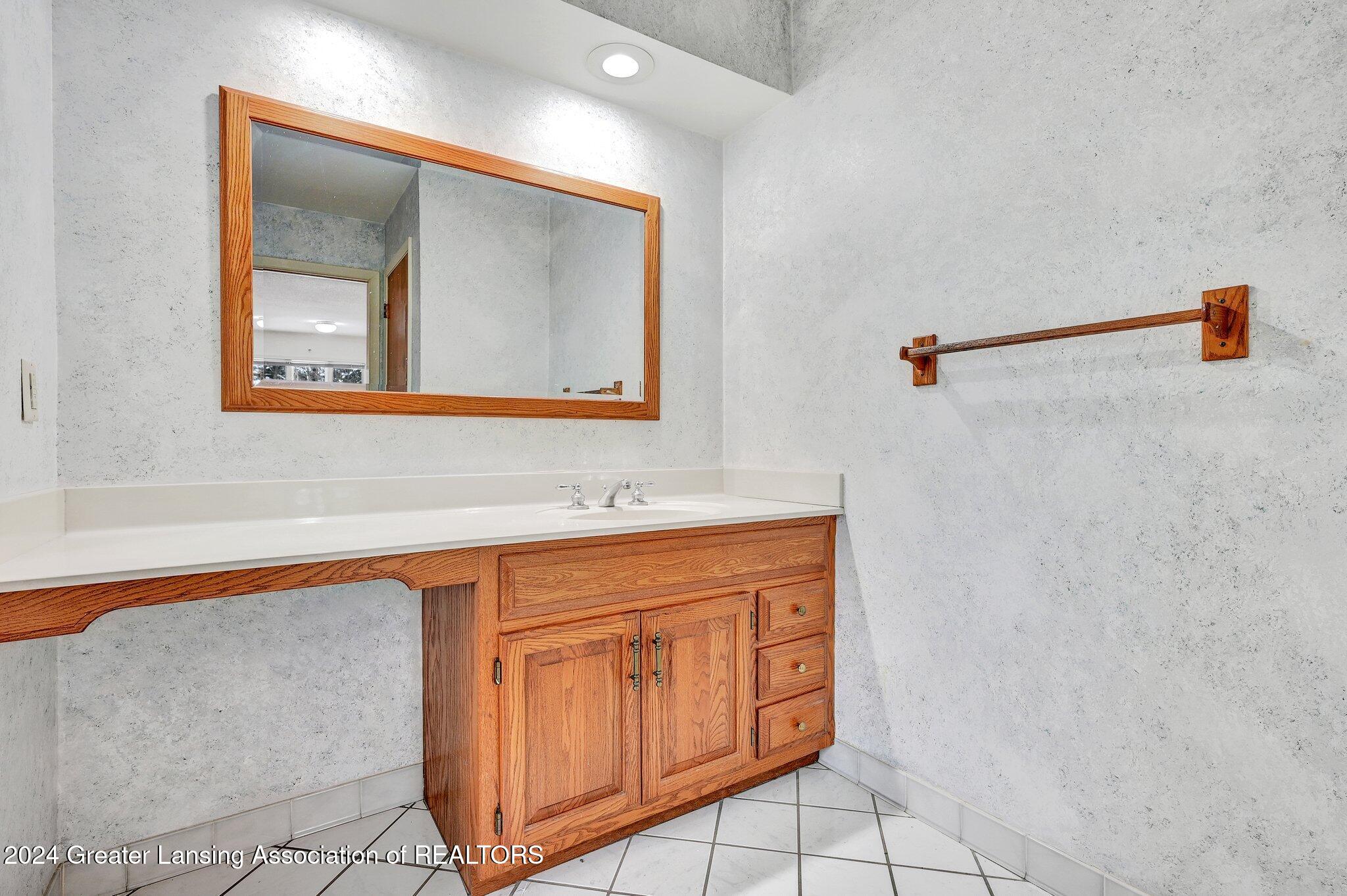 2610 Cochise Lane