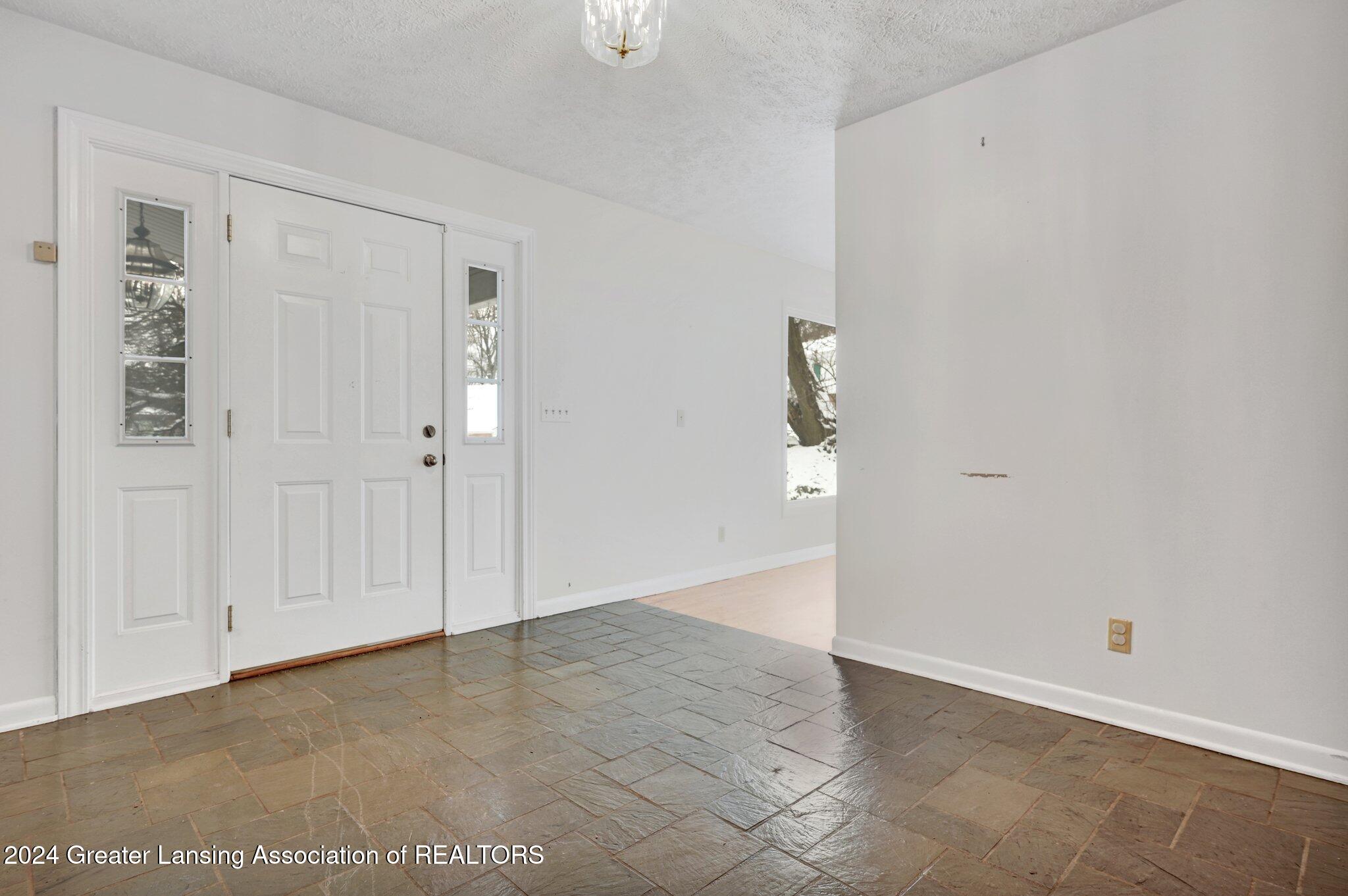 2610 Cochise Lane