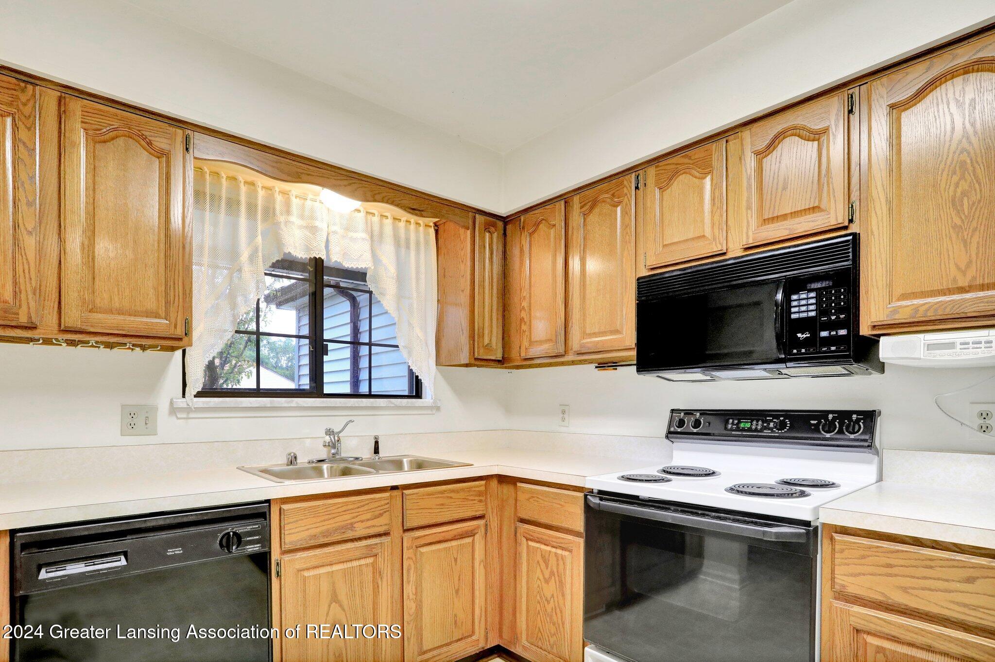 523 Red Cedar Boulevard