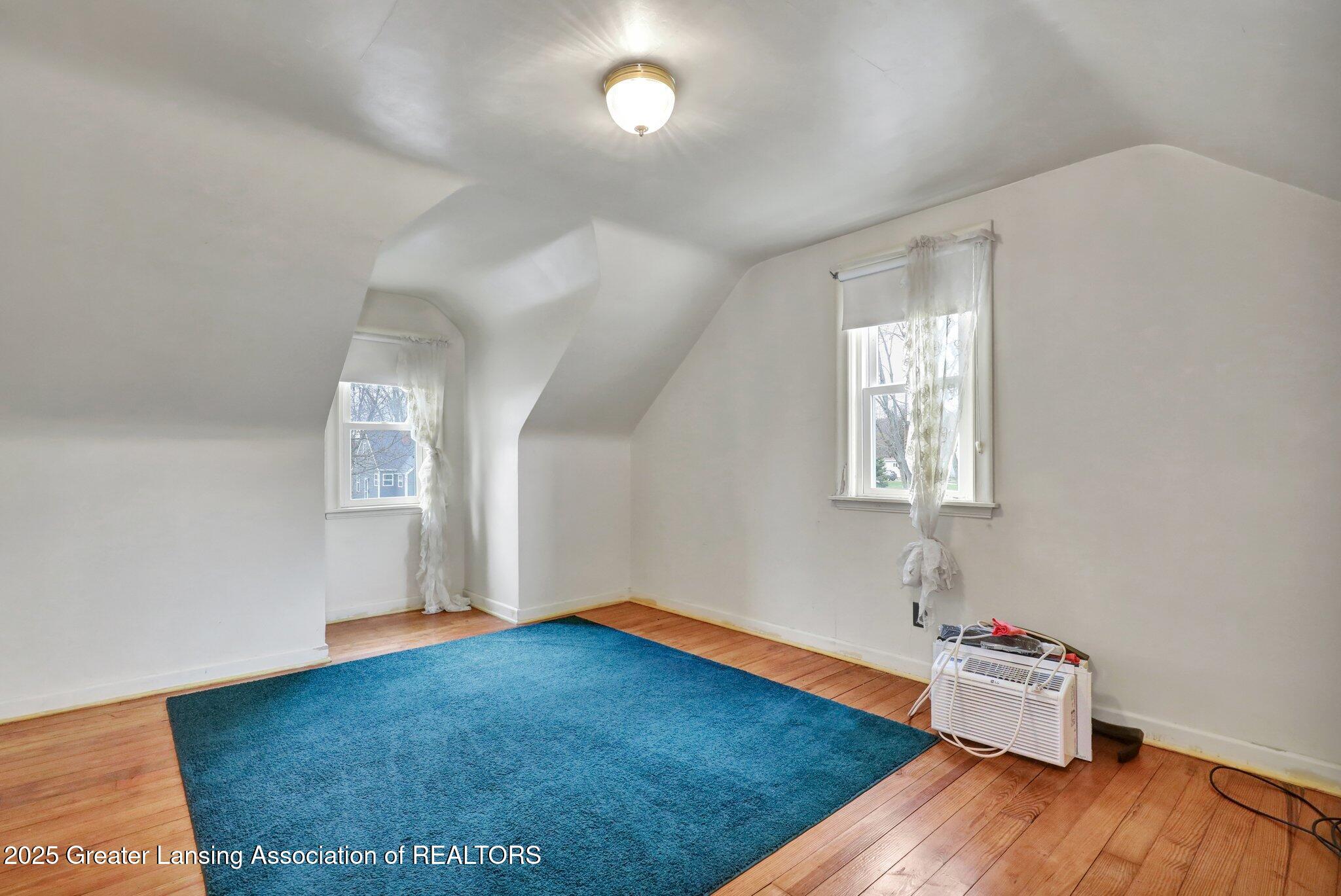918 Maycroft Road