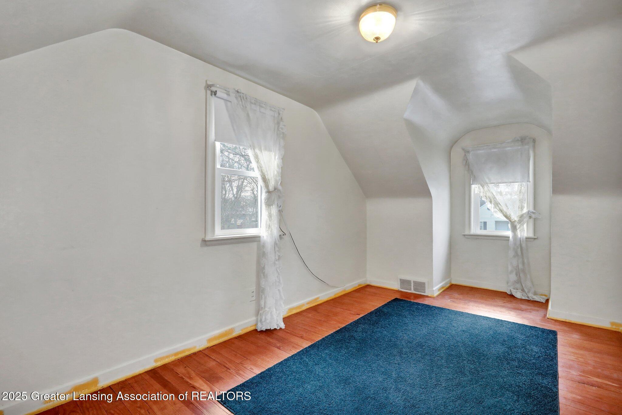 918 Maycroft Road