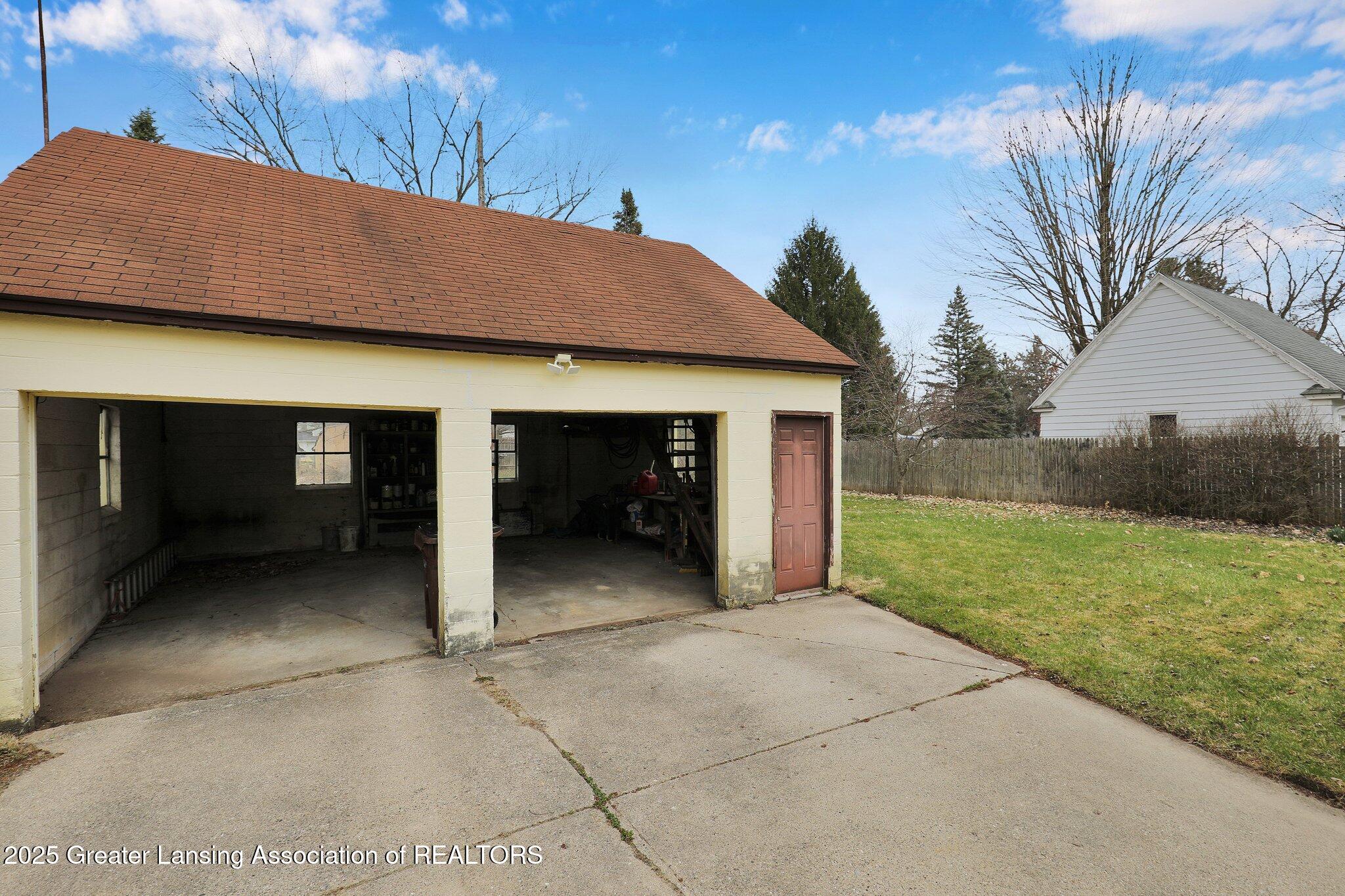918 Maycroft Road