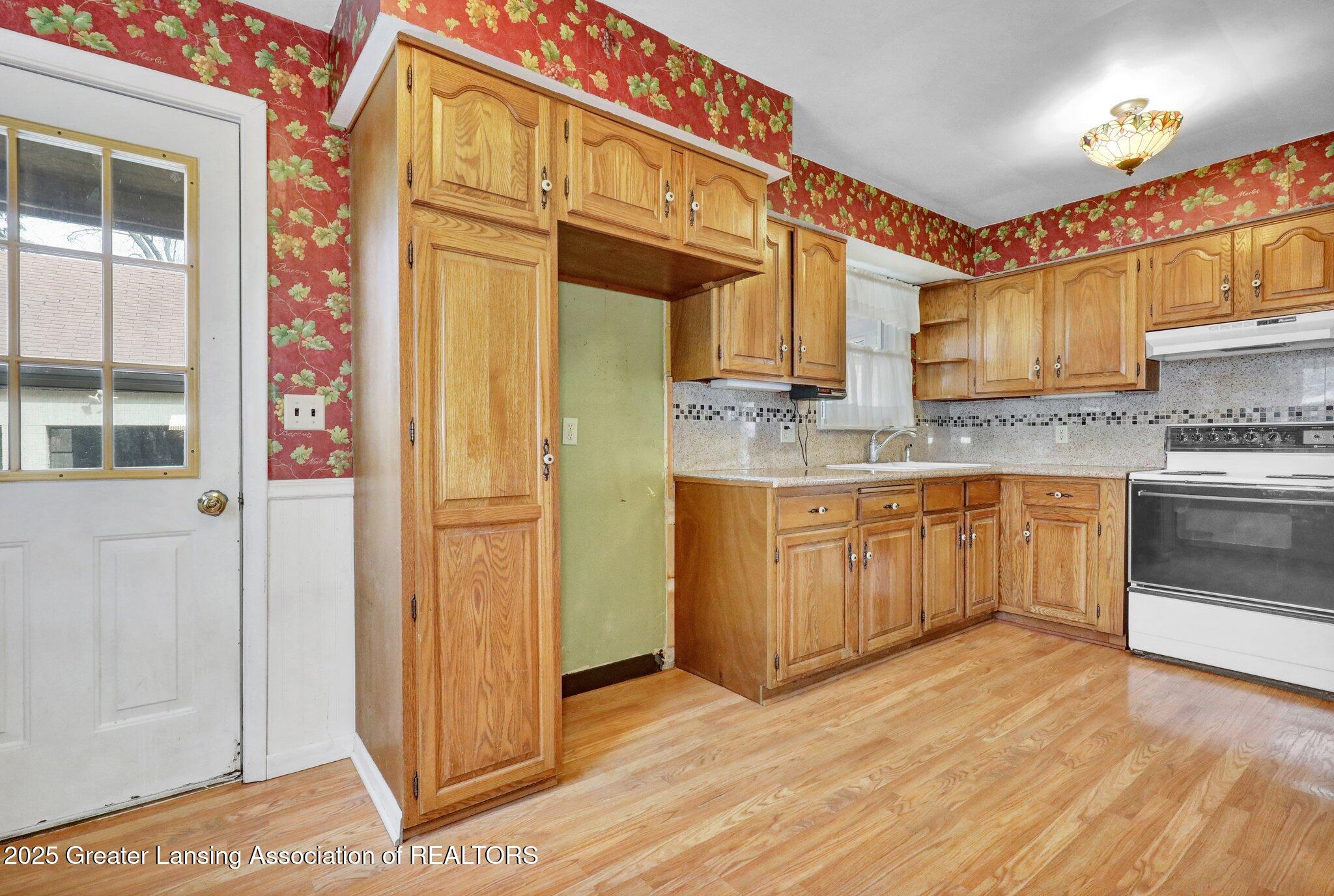 918 Maycroft Road