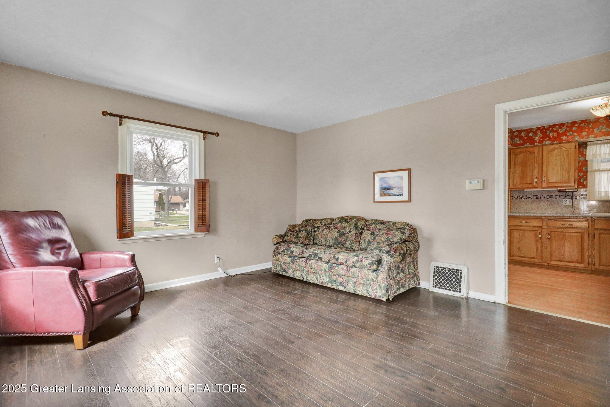 918 Maycroft Road
