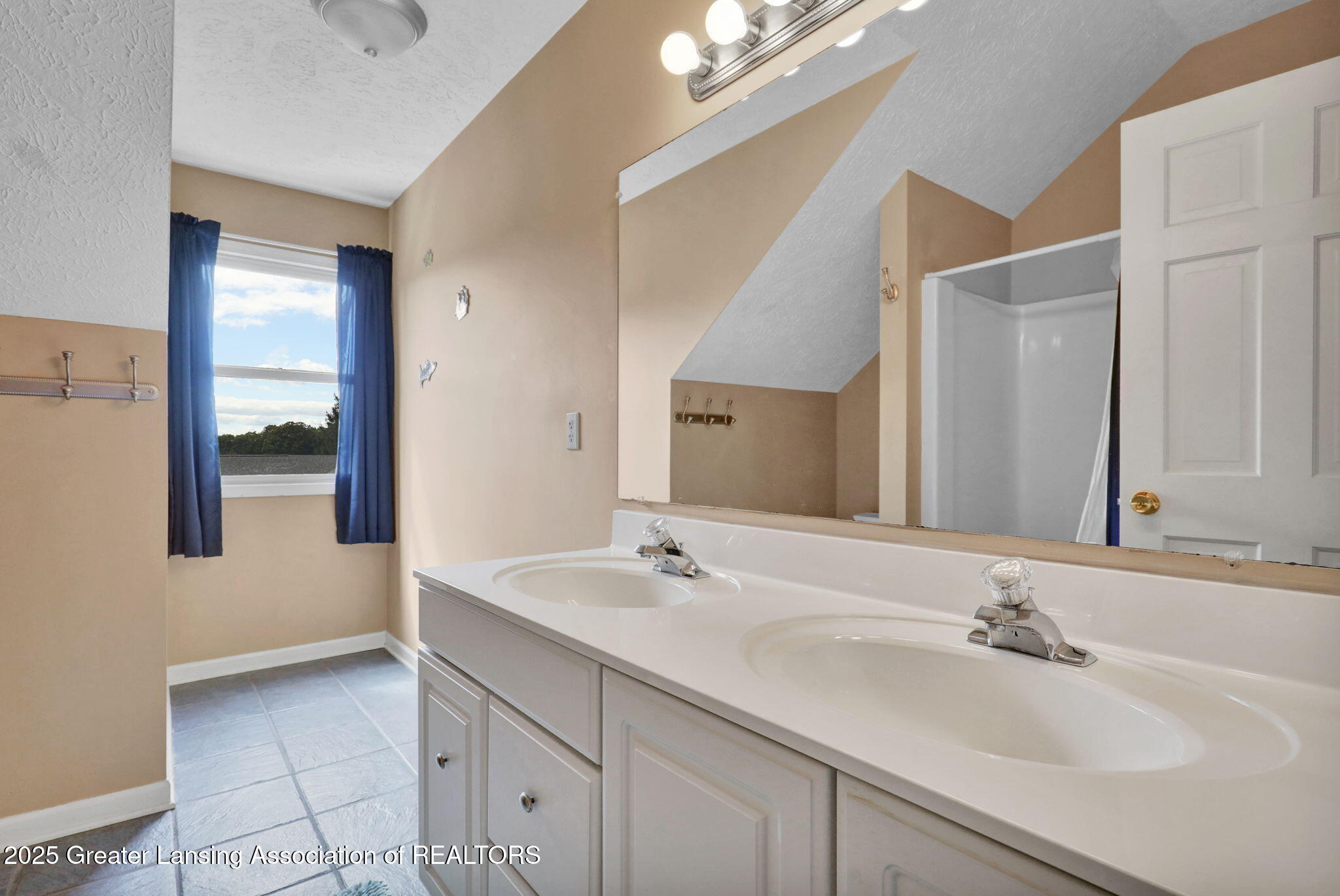 2584 Varsity Lane
