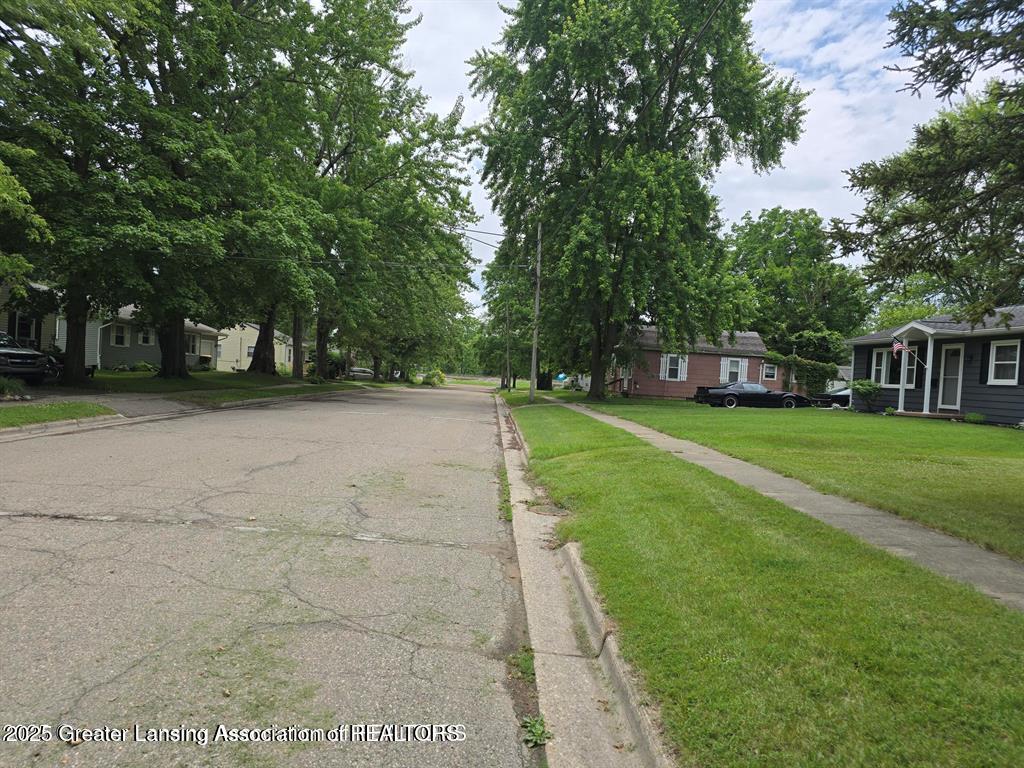 402 Crossman