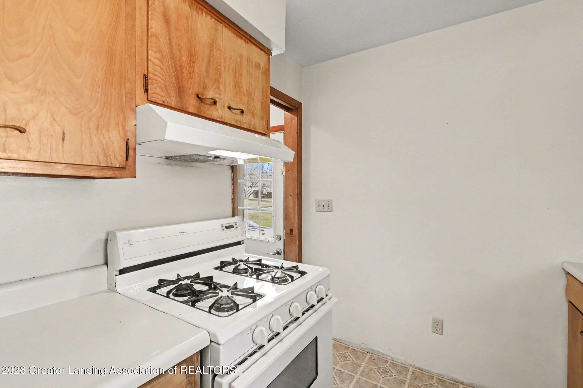 6253 Hilliard Road