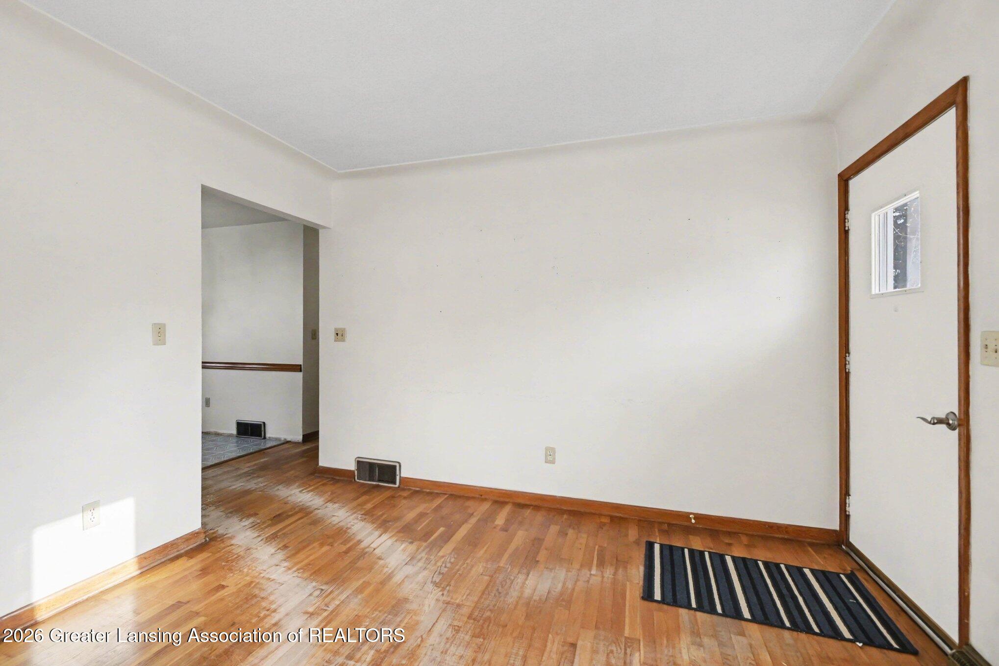 6253 Hilliard Road