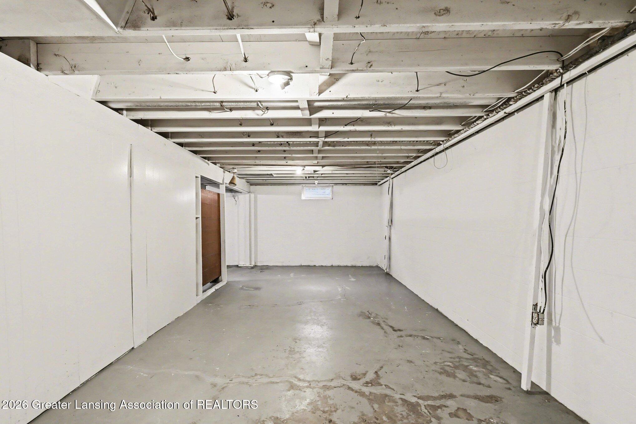 6253 Hilliard Road