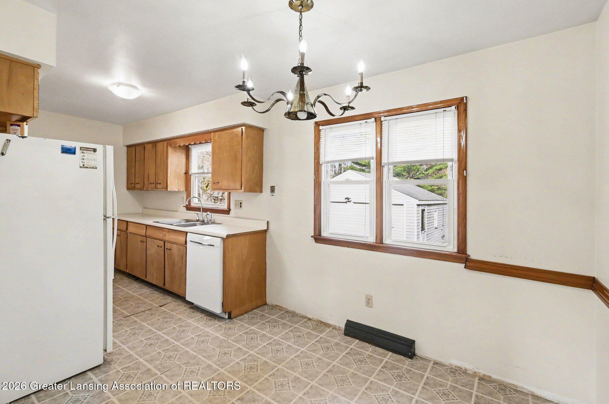 6253 Hilliard Road