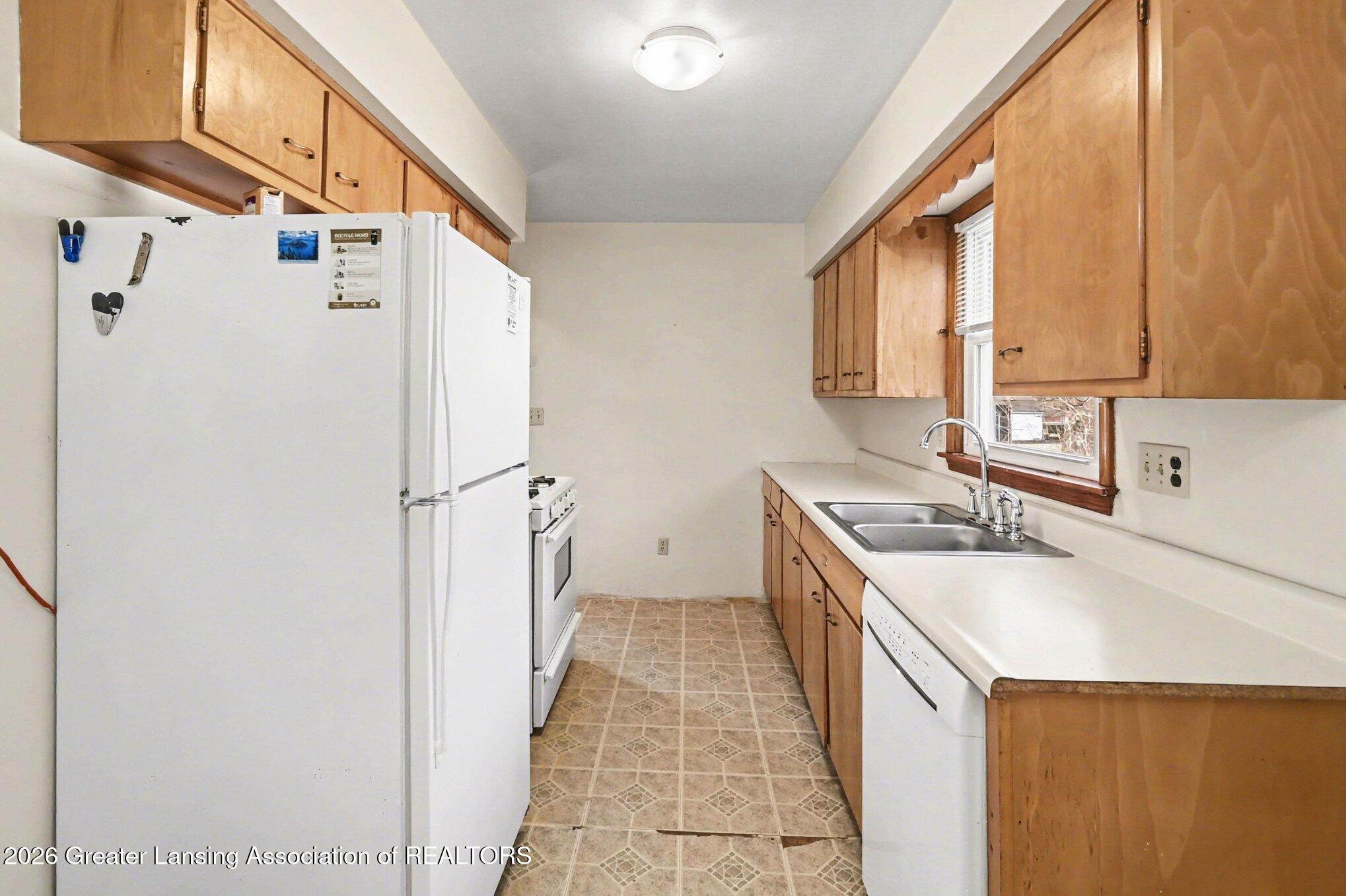 6253 Hilliard Road