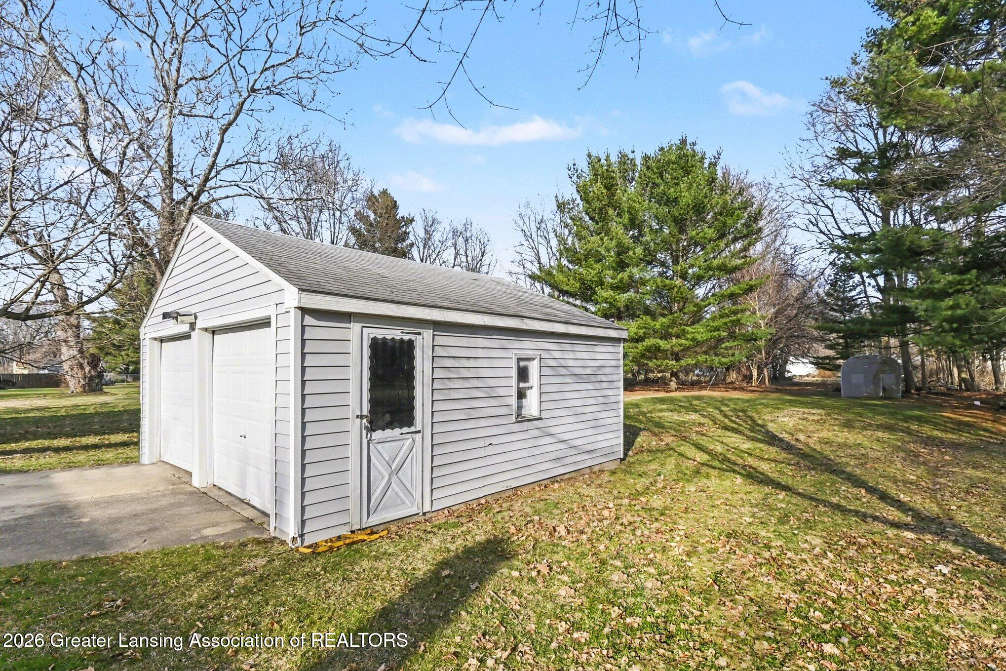 6253 Hilliard Road