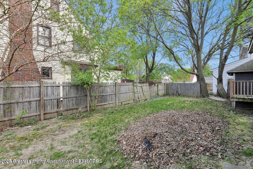 1127 W Saginaw Street