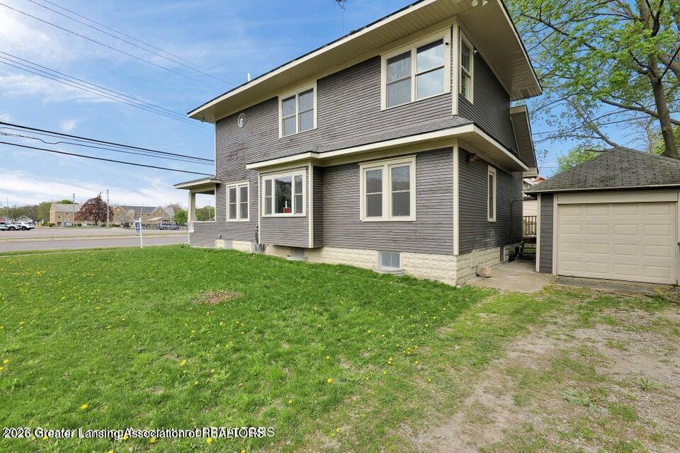 1127 W Saginaw Street