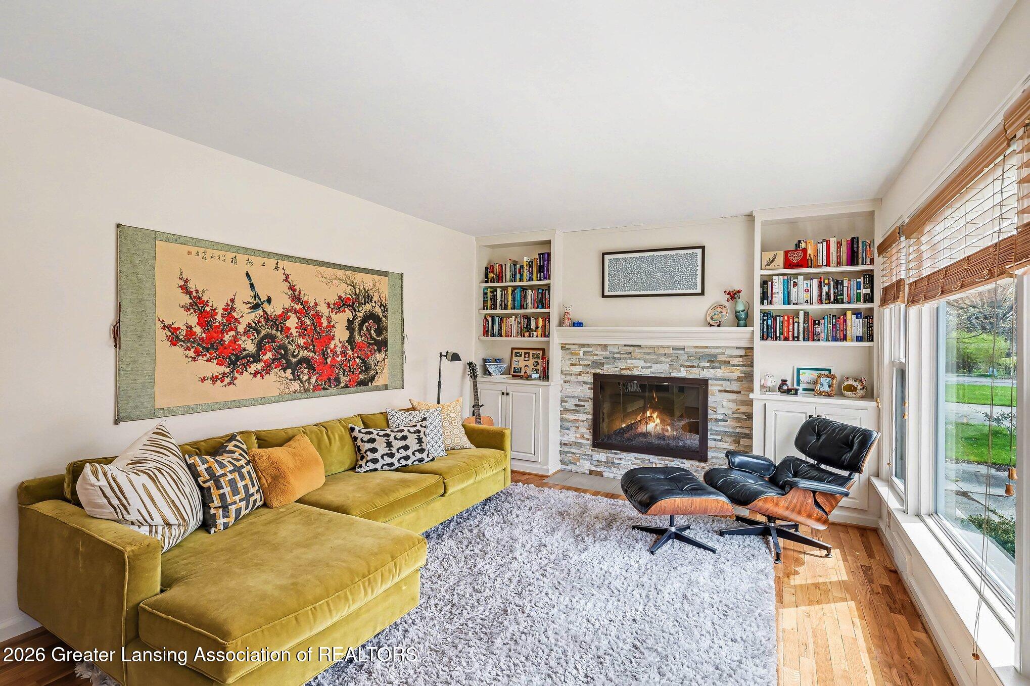 1561 Roseland Avenue