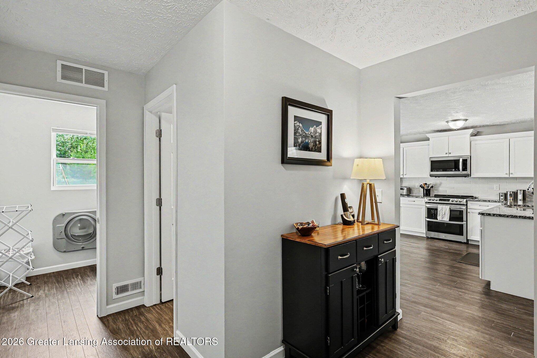 238 Noleigh Lane, DeWitt