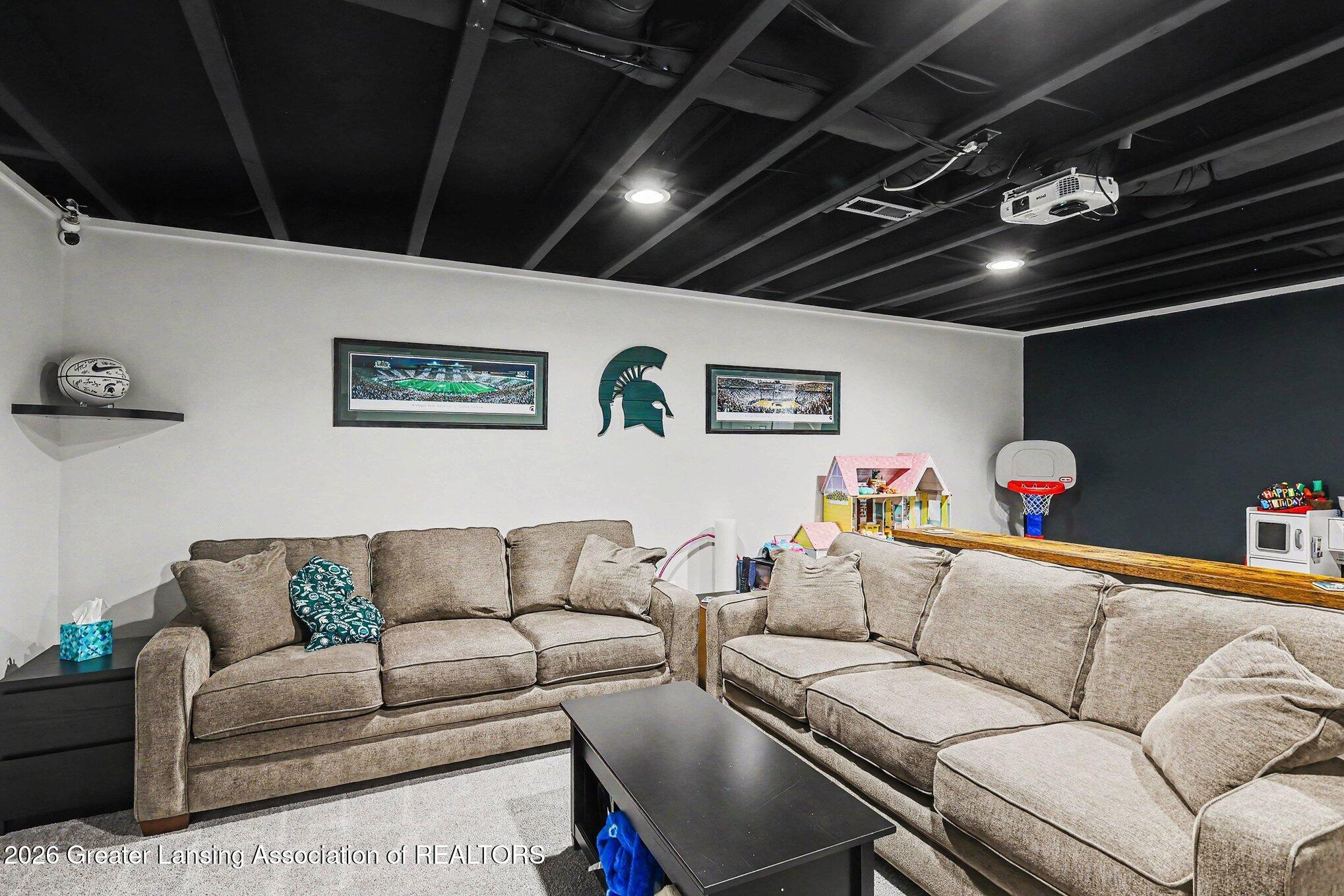 238 Noleigh Lane, DeWitt