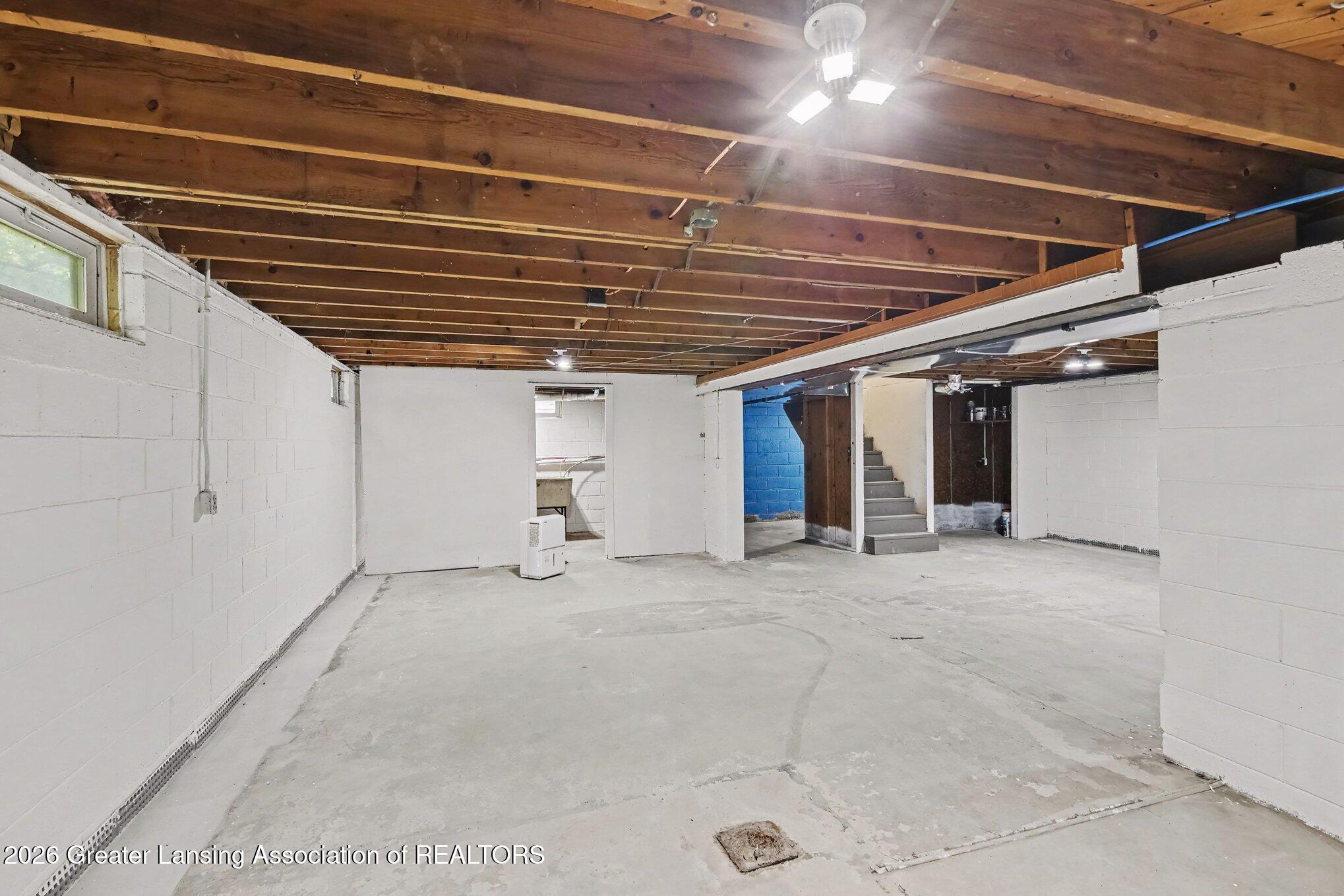 3725 Lansing Road