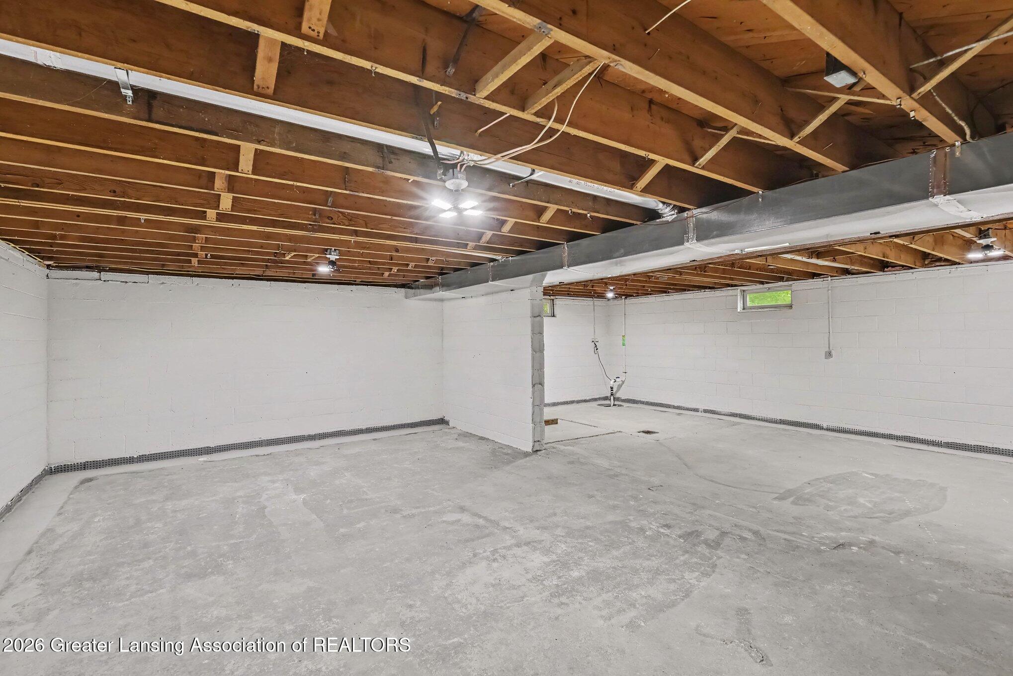 3725 Lansing Road