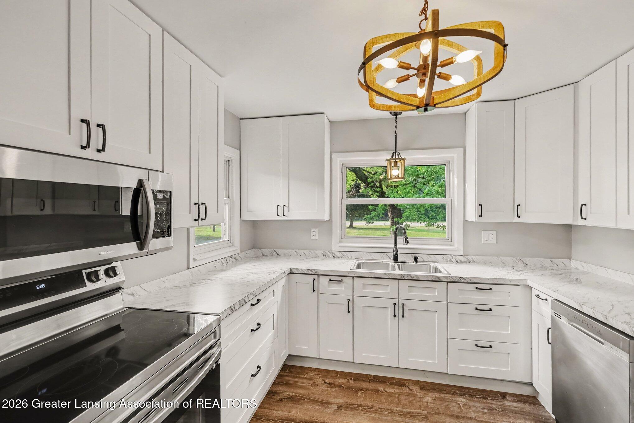 3725 Lansing Road