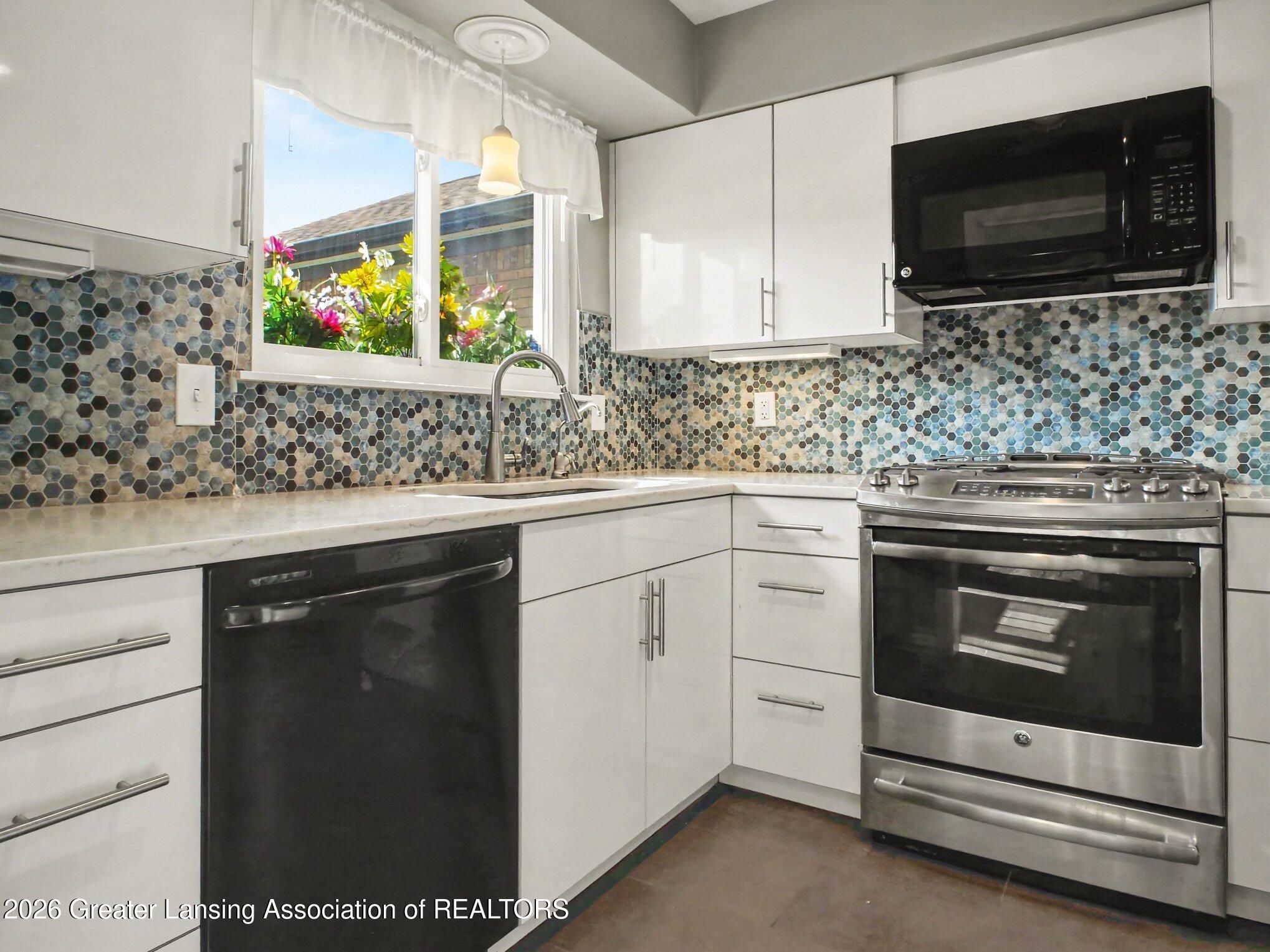 522 Red Cedar Boulevard