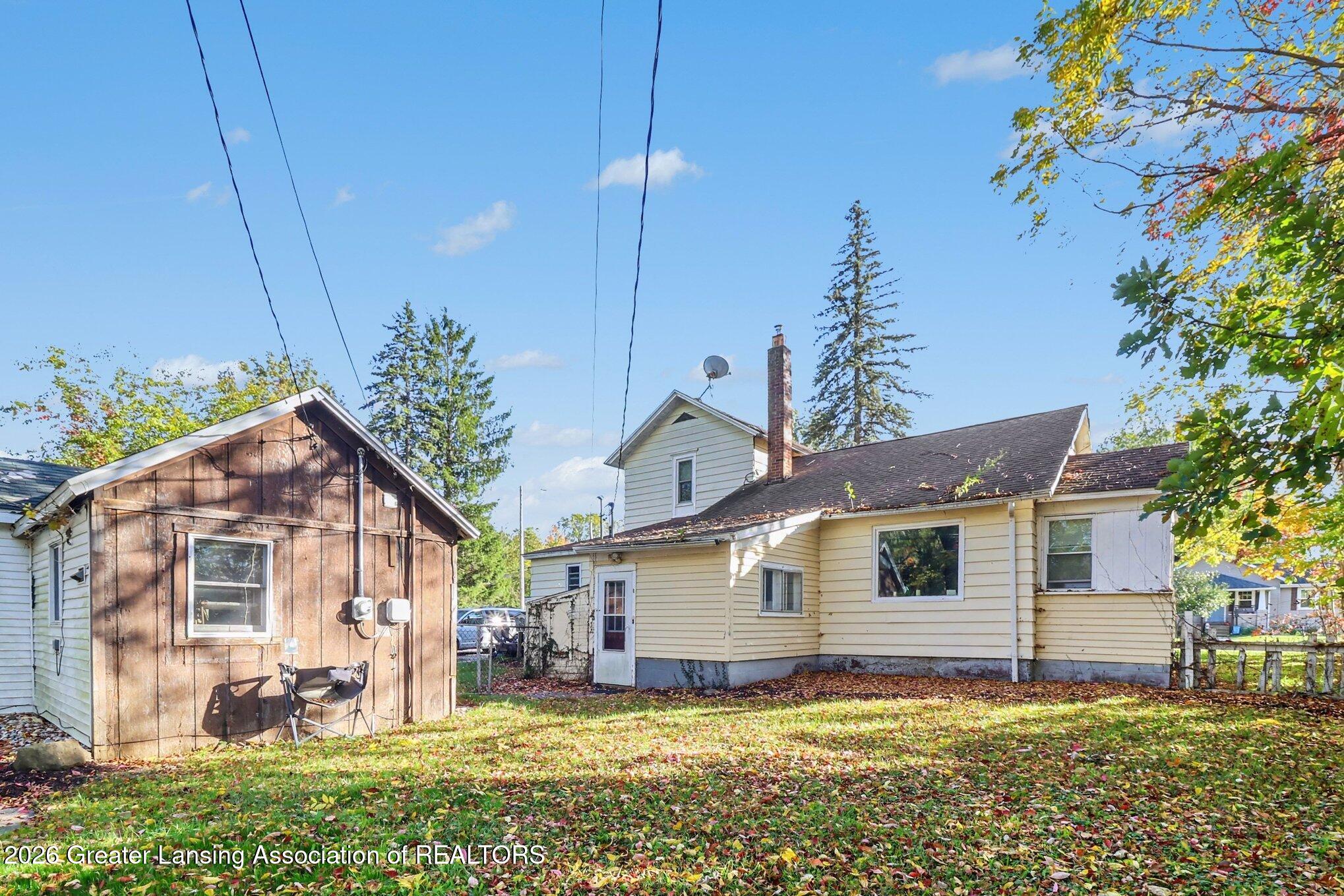 714 & 15 E Grand River Avenue