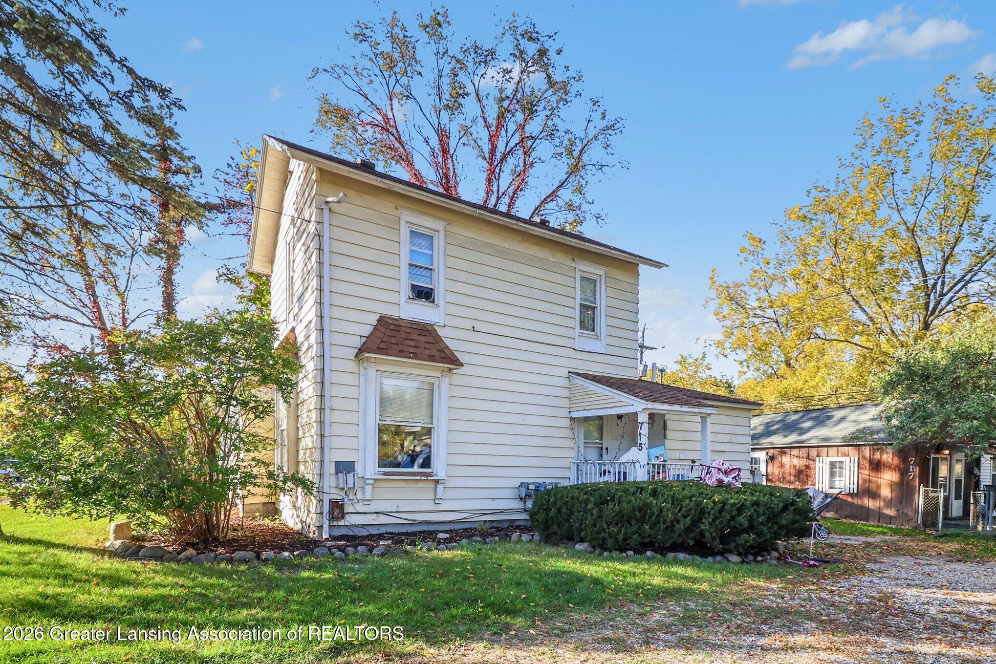 714 & 15 E Grand River Avenue
