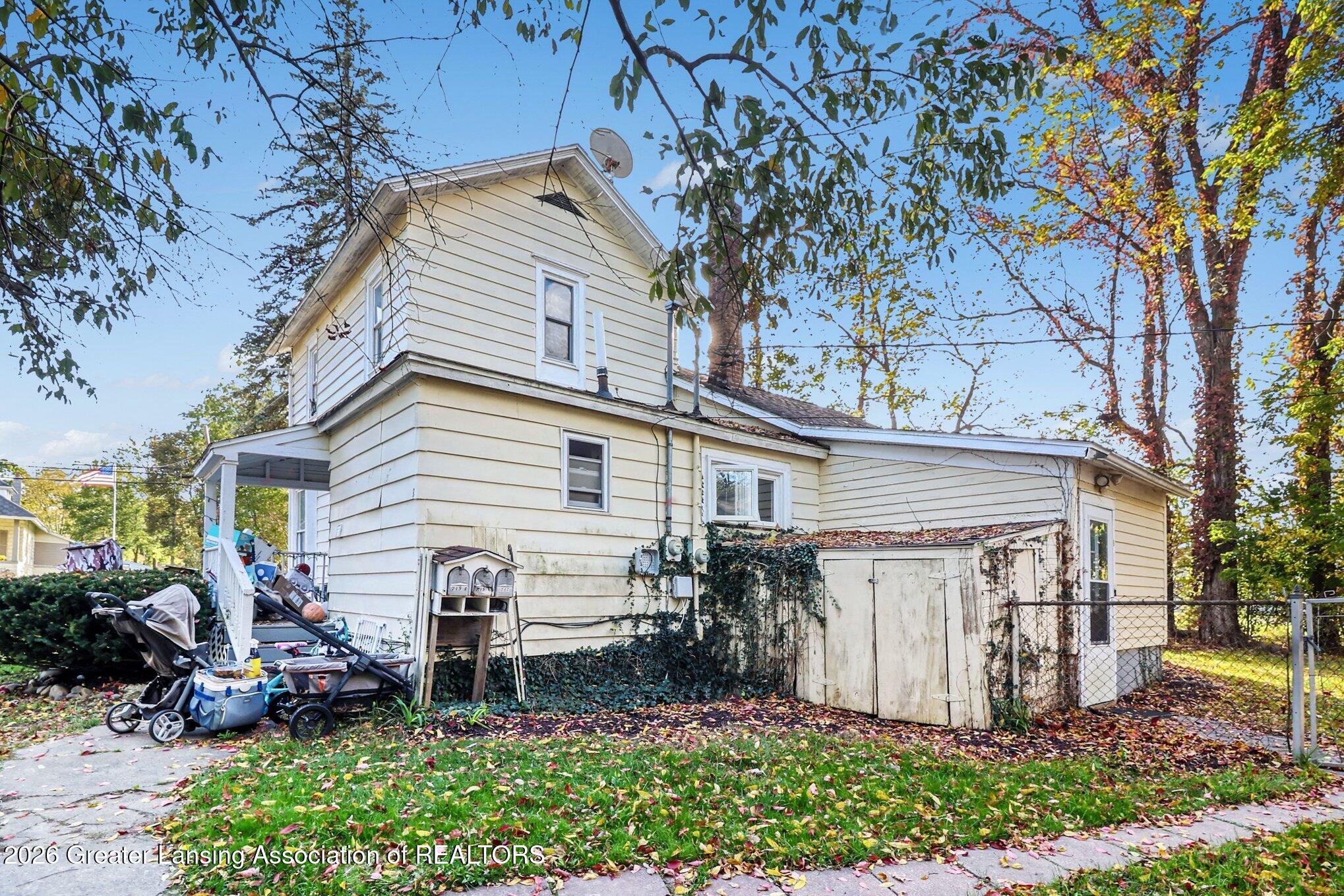 714 & 15 E Grand River Avenue