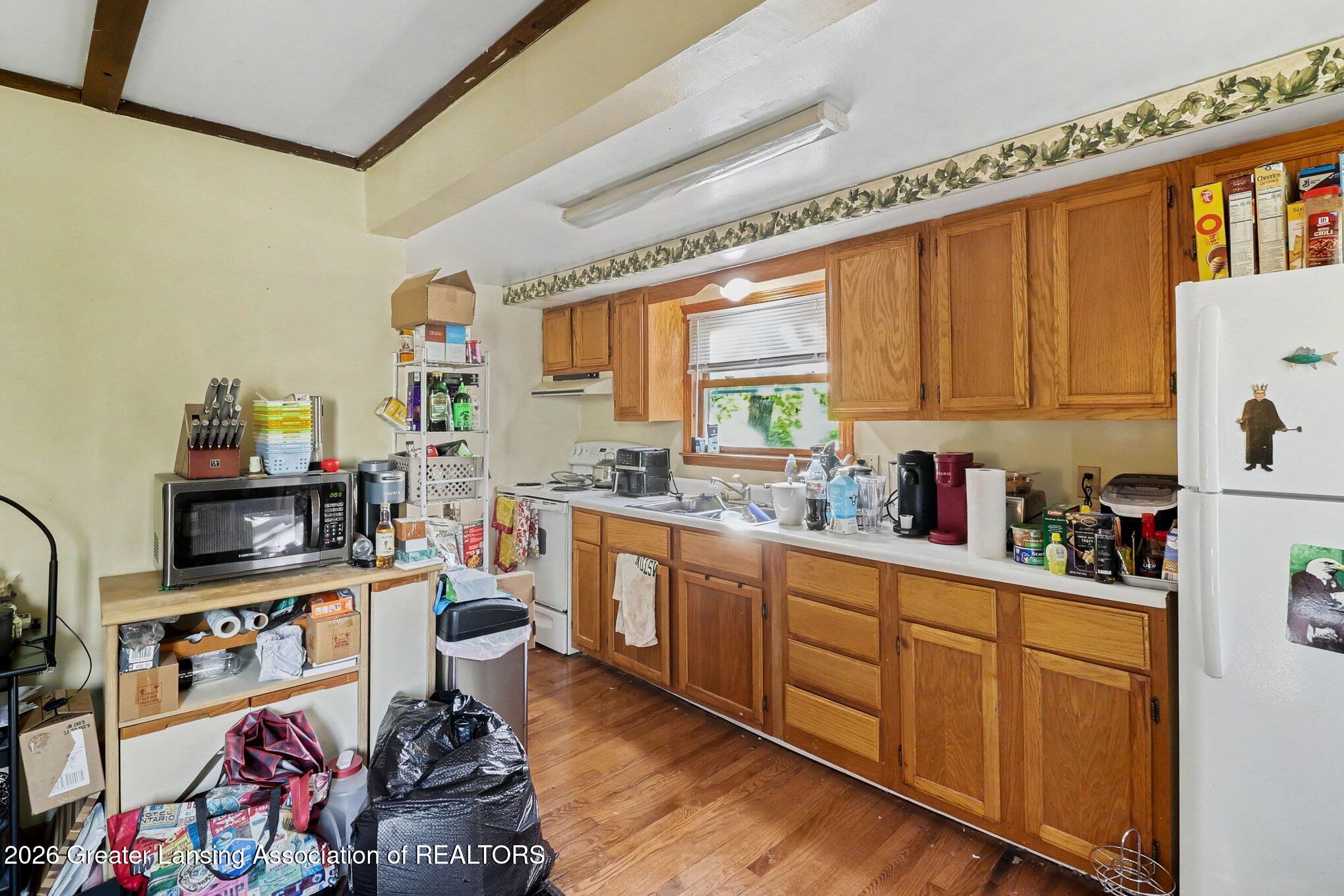 714 & 15 E Grand River Avenue