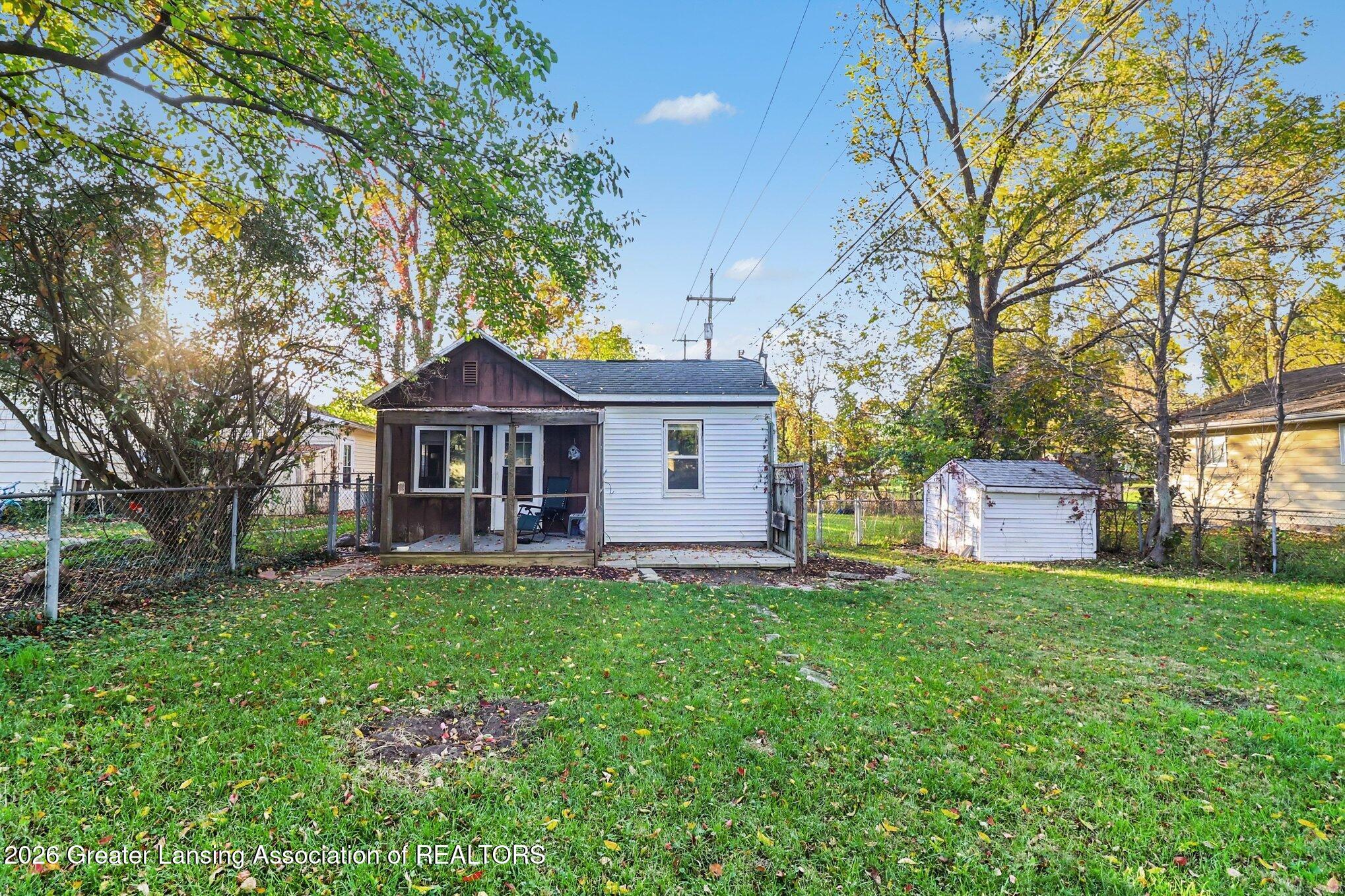 714 & 15 E Grand River Avenue
