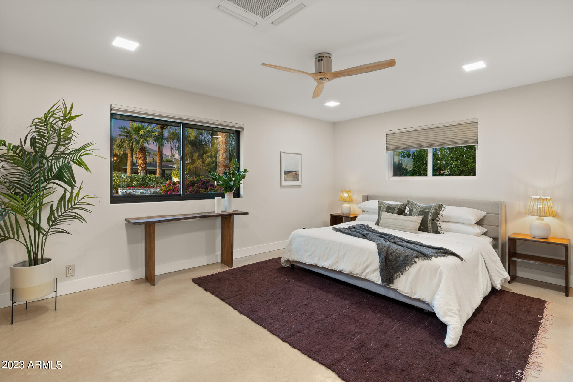 5519 E CALLE TUBERIA --