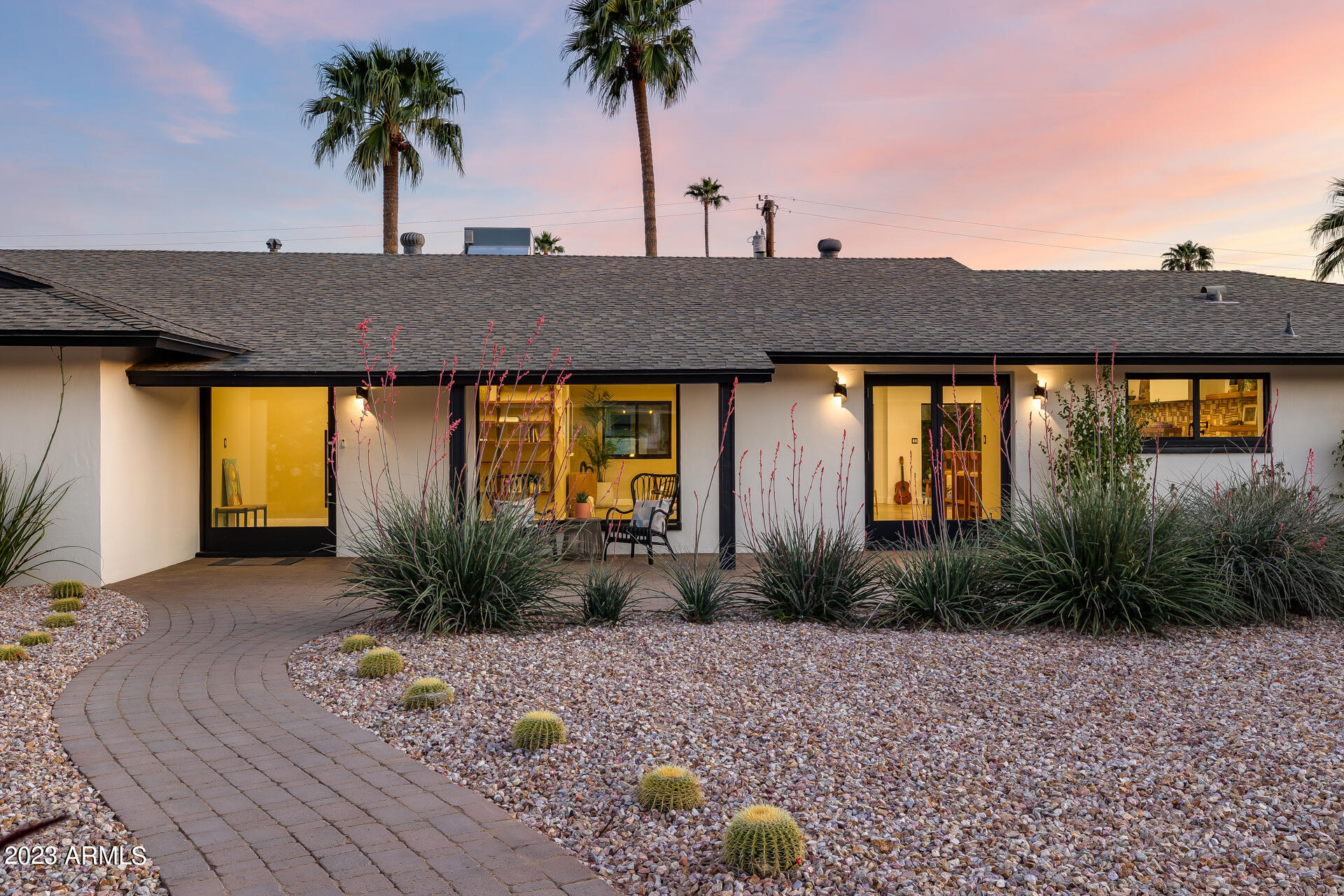 5519 E CALLE TUBERIA --