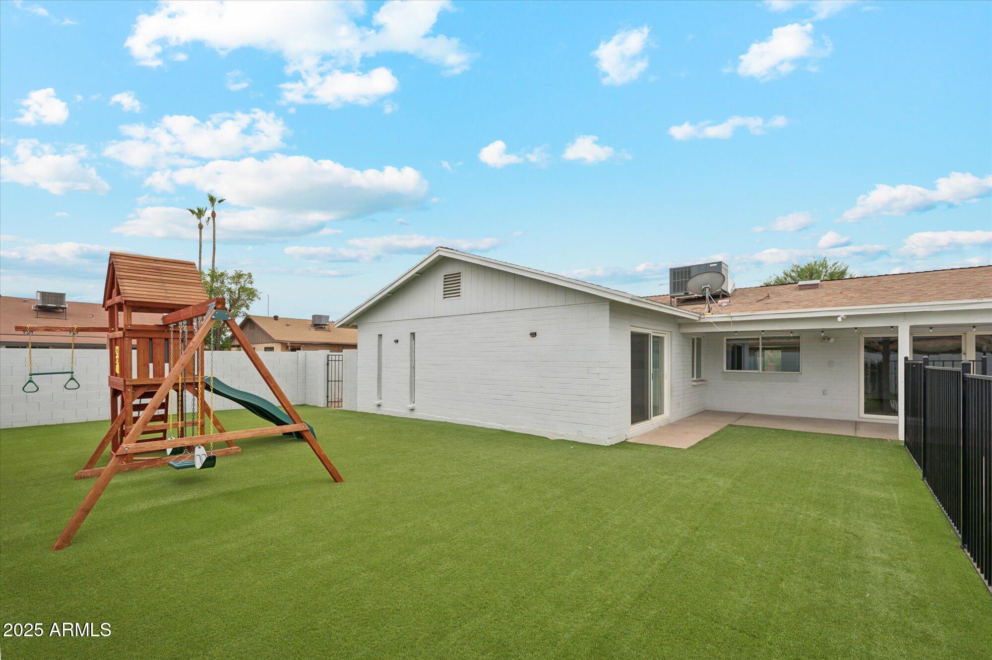 2552 W KIVA Avenue