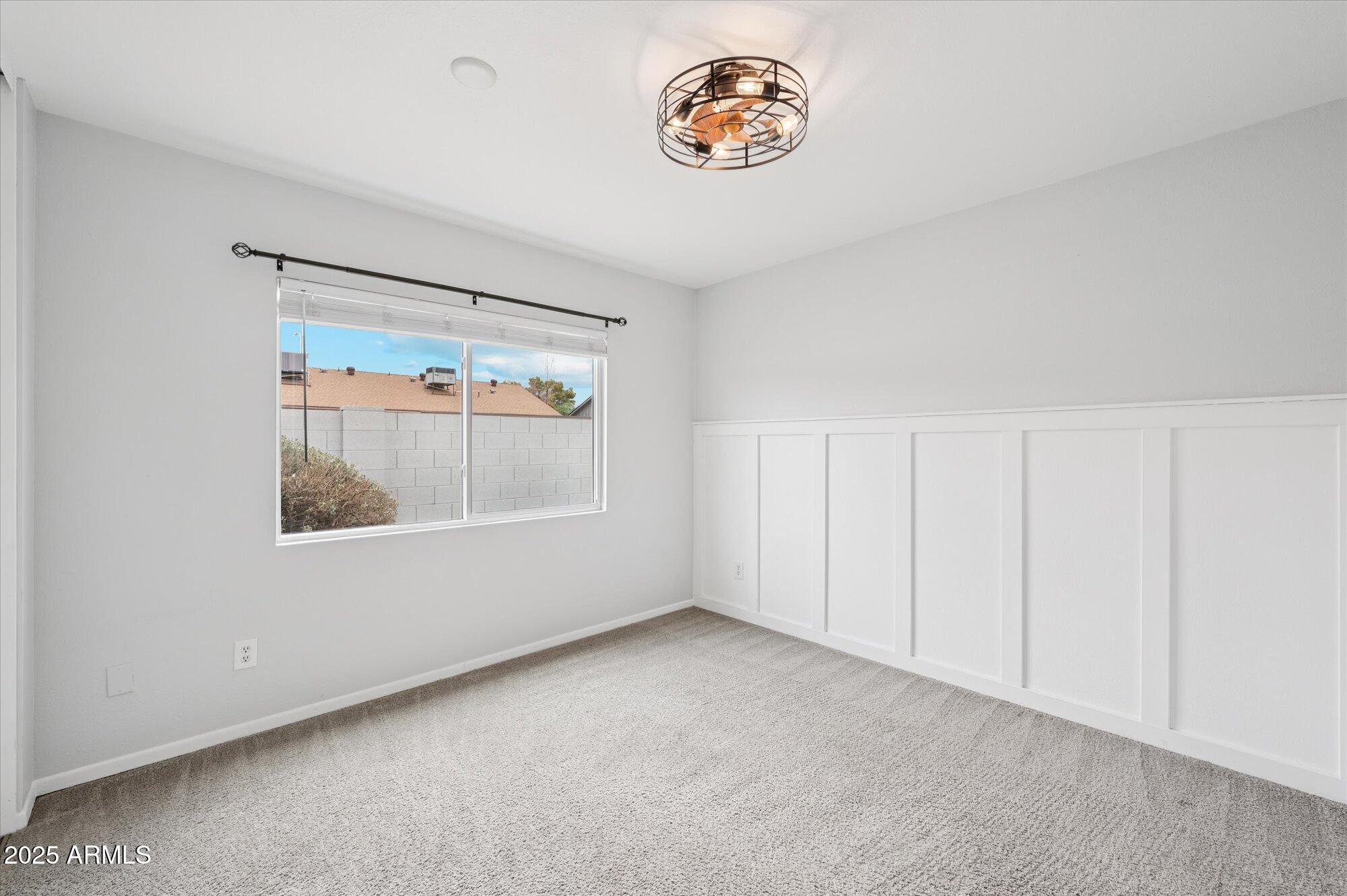 2552 W KIVA Avenue